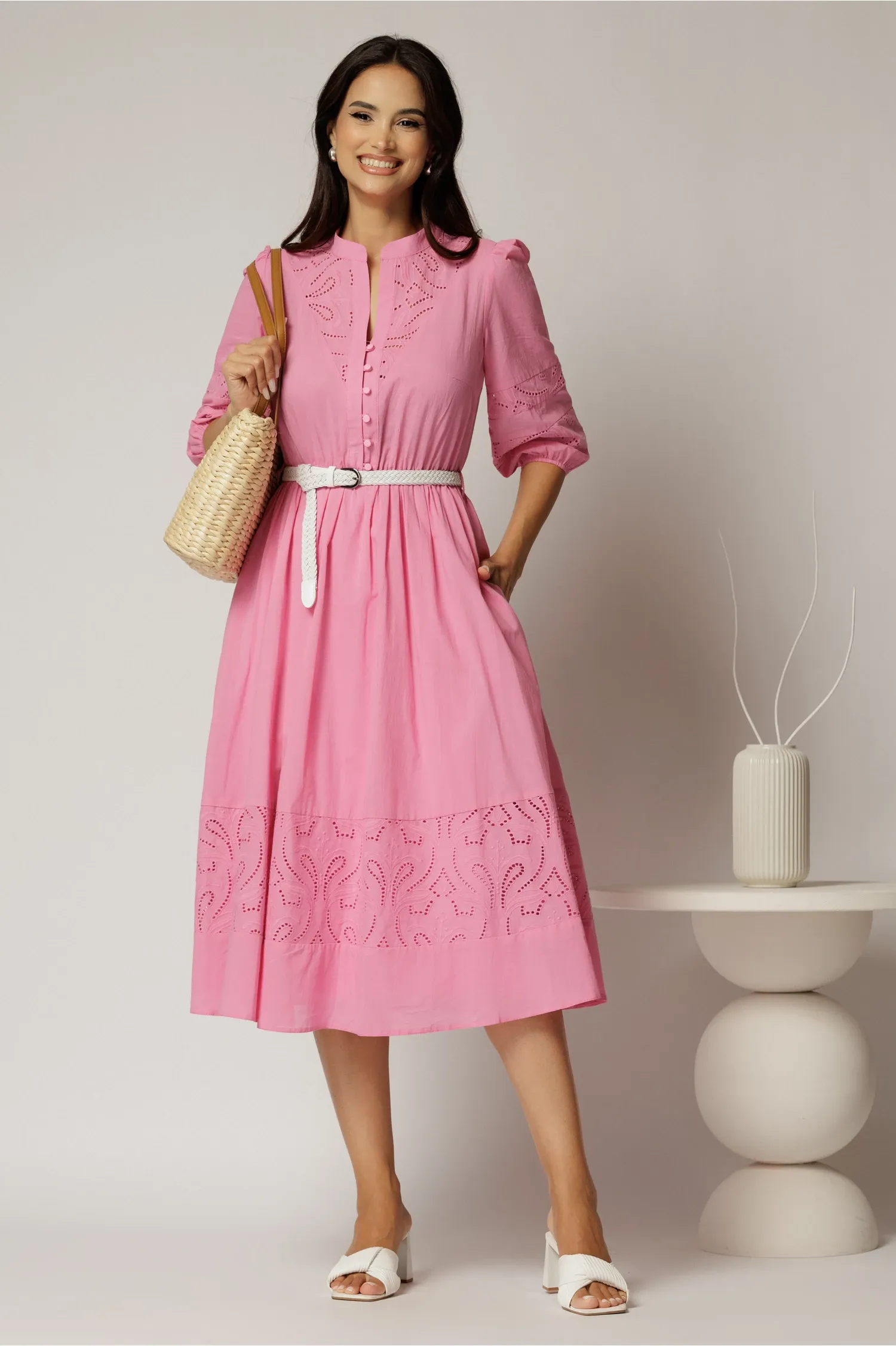 Rochie DY Fashion roz din bumbac cu insertii perforate si curea in talie 3