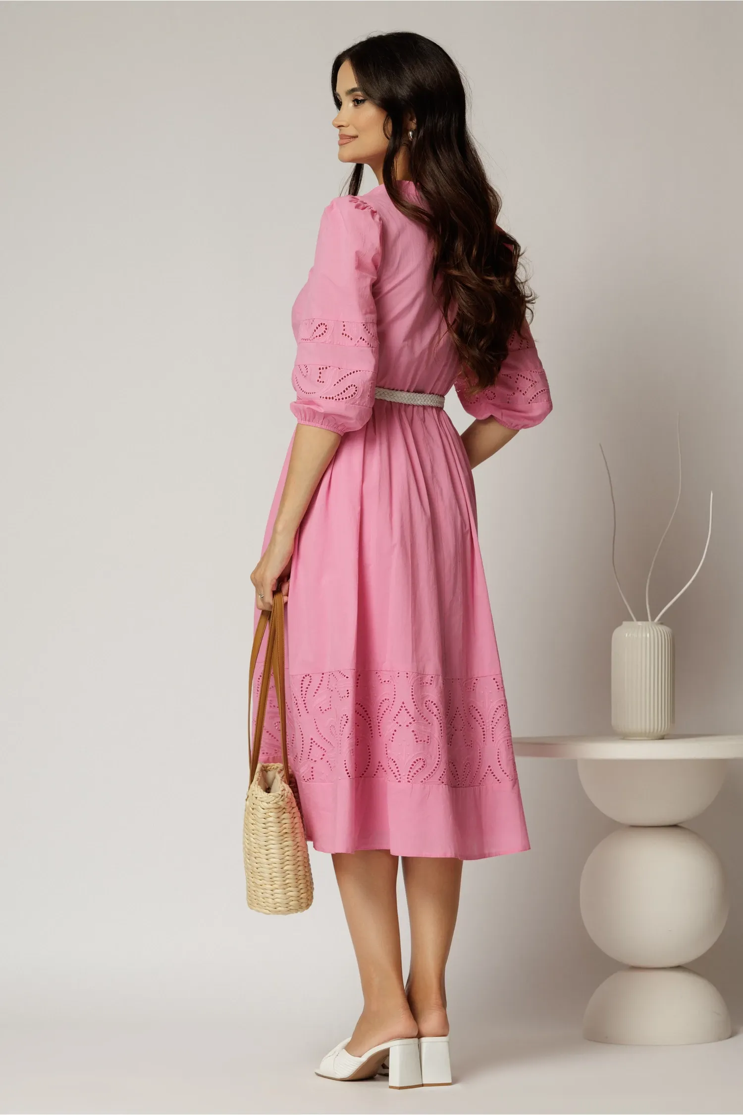Rochie DY Fashion roz din bumbac cu insertii perforate si curea in talie 2