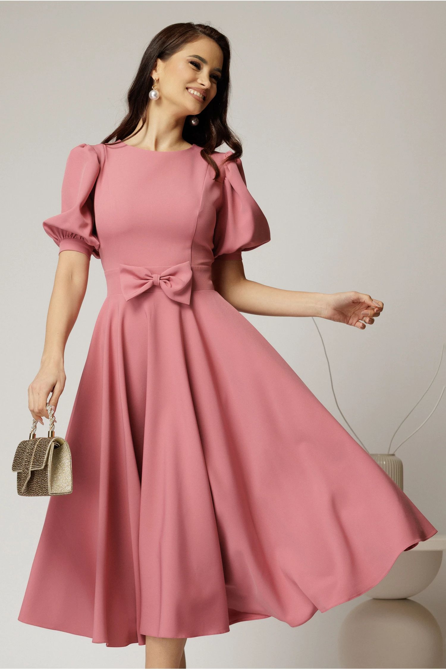 Rochie DY Fashion roz din stofa in clos cu funda in talie