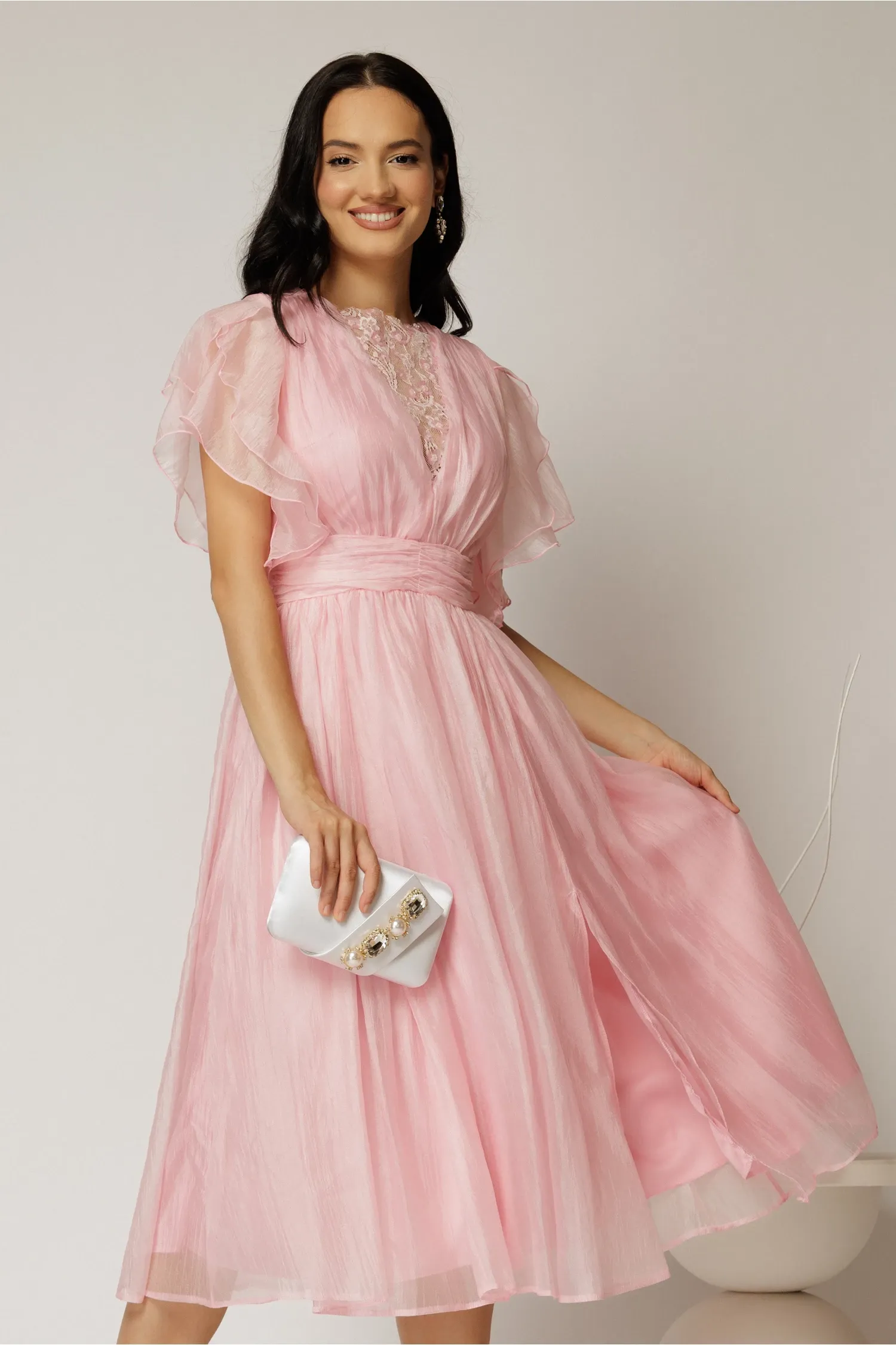 Rochie DY Fashion roz din voal creponat si insertii de dantela la bust 1