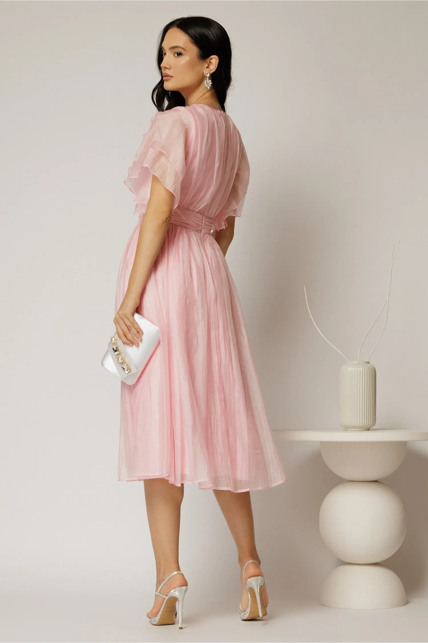 Rochie DY Fashion roz din voal creponat si insertii de dantela la bust 2
