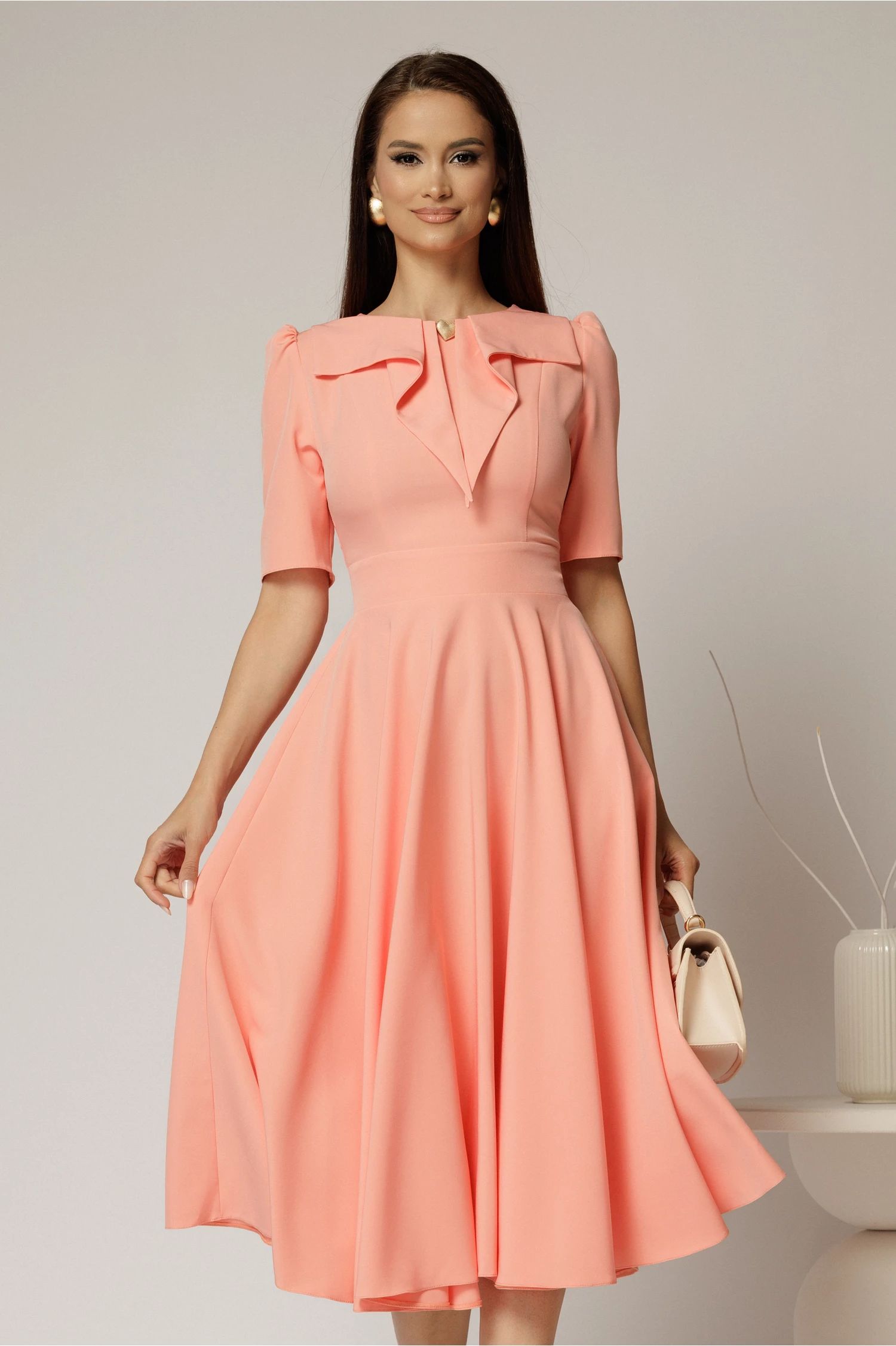 Rochie DY Fashion roz somon cu guler amplu si detaliu inima