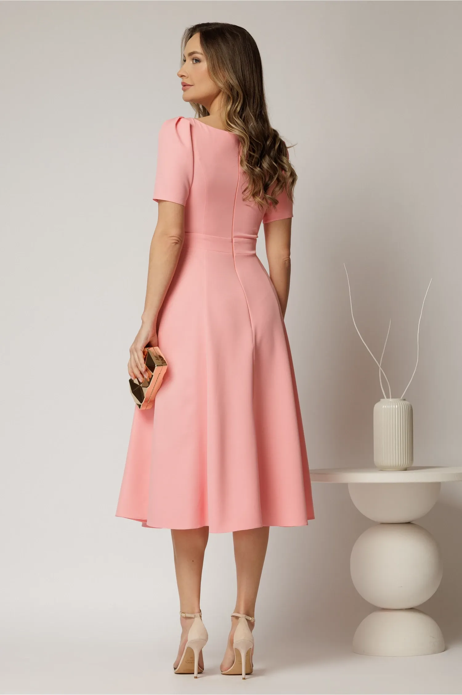 Rochie DY Fashion roz somon midi cu detaliu talie si decupaj la decolteu 2