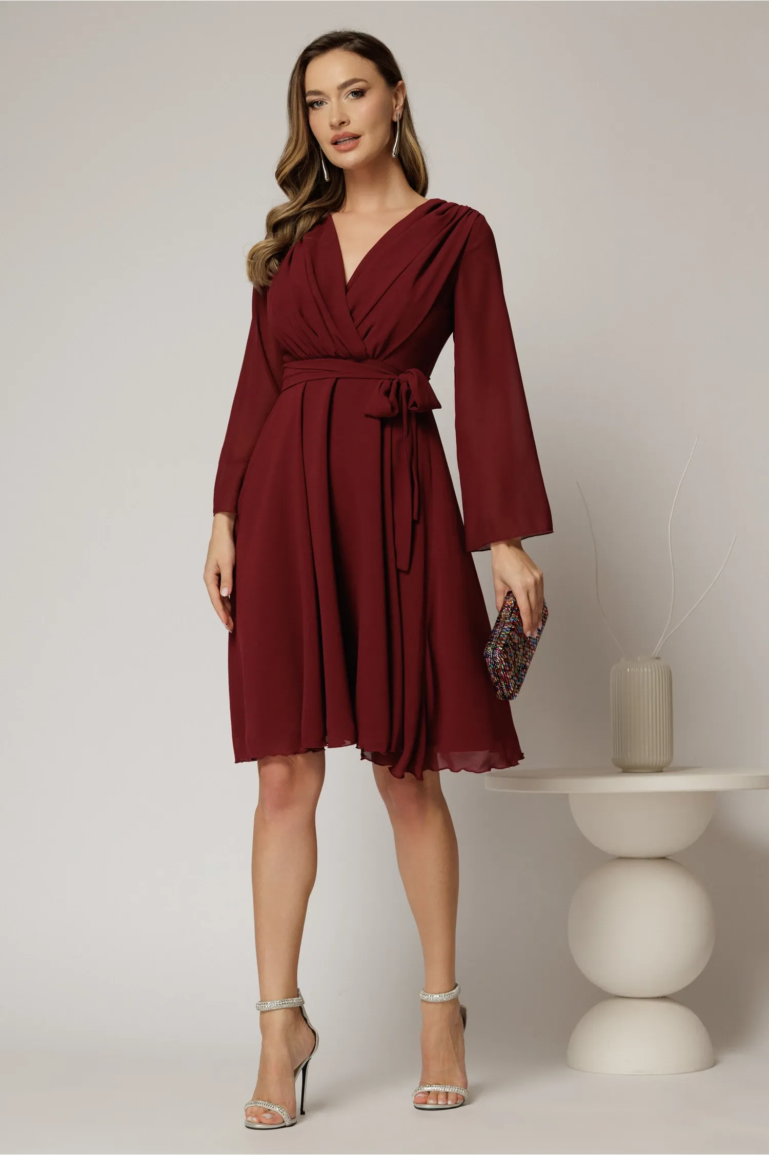 Rochie DY Fashion scurta din voal bordo cu decolteu petrecut si cordon in talie 3