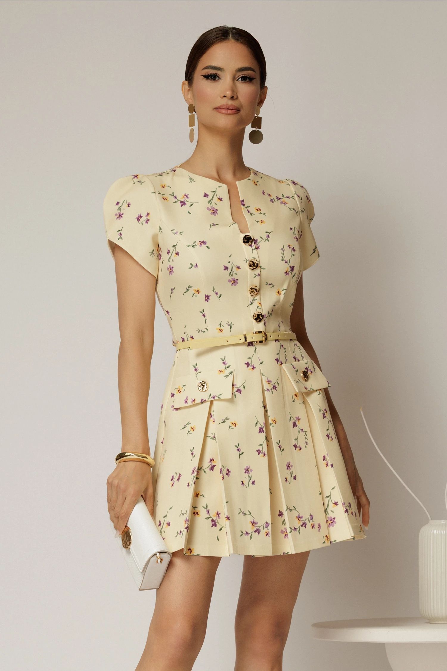 Rochie DY Fashion scurta galbena cu floricele si fusta cu pliuri