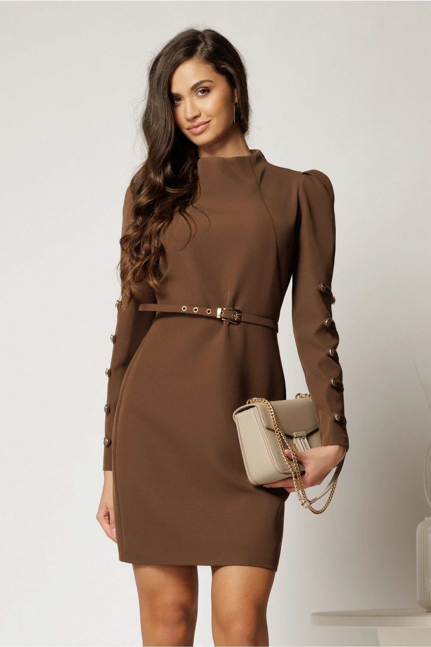 Rochie DY Fashion scurta maro cu nasturi pe maneci