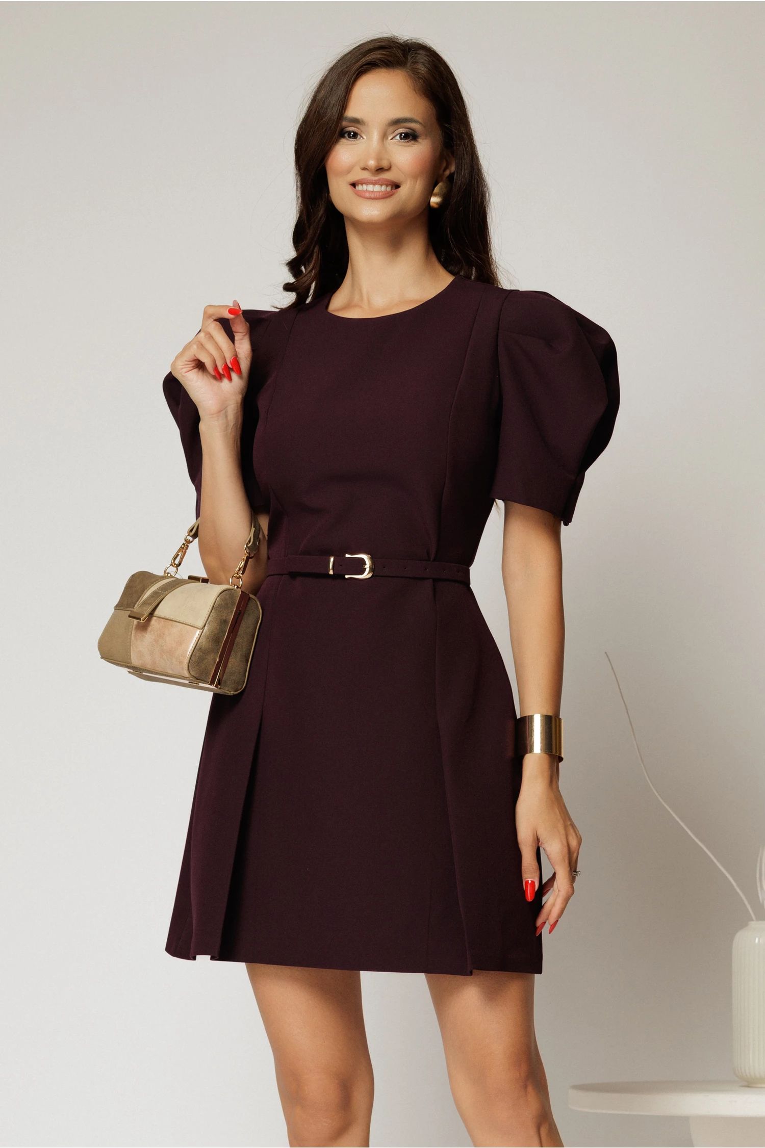 Rochie DY Fashion scurta mov cu maneci scurte si pliuri pe fusta
