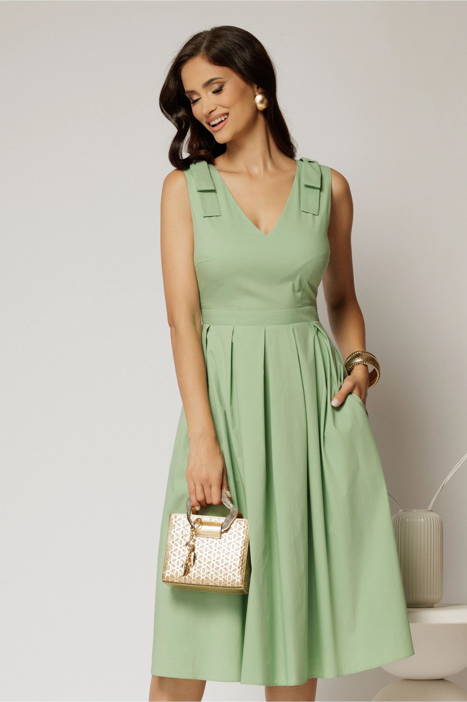 Rochie DY Fashion scurta verde fistic din poplin cu funde pe umeri
