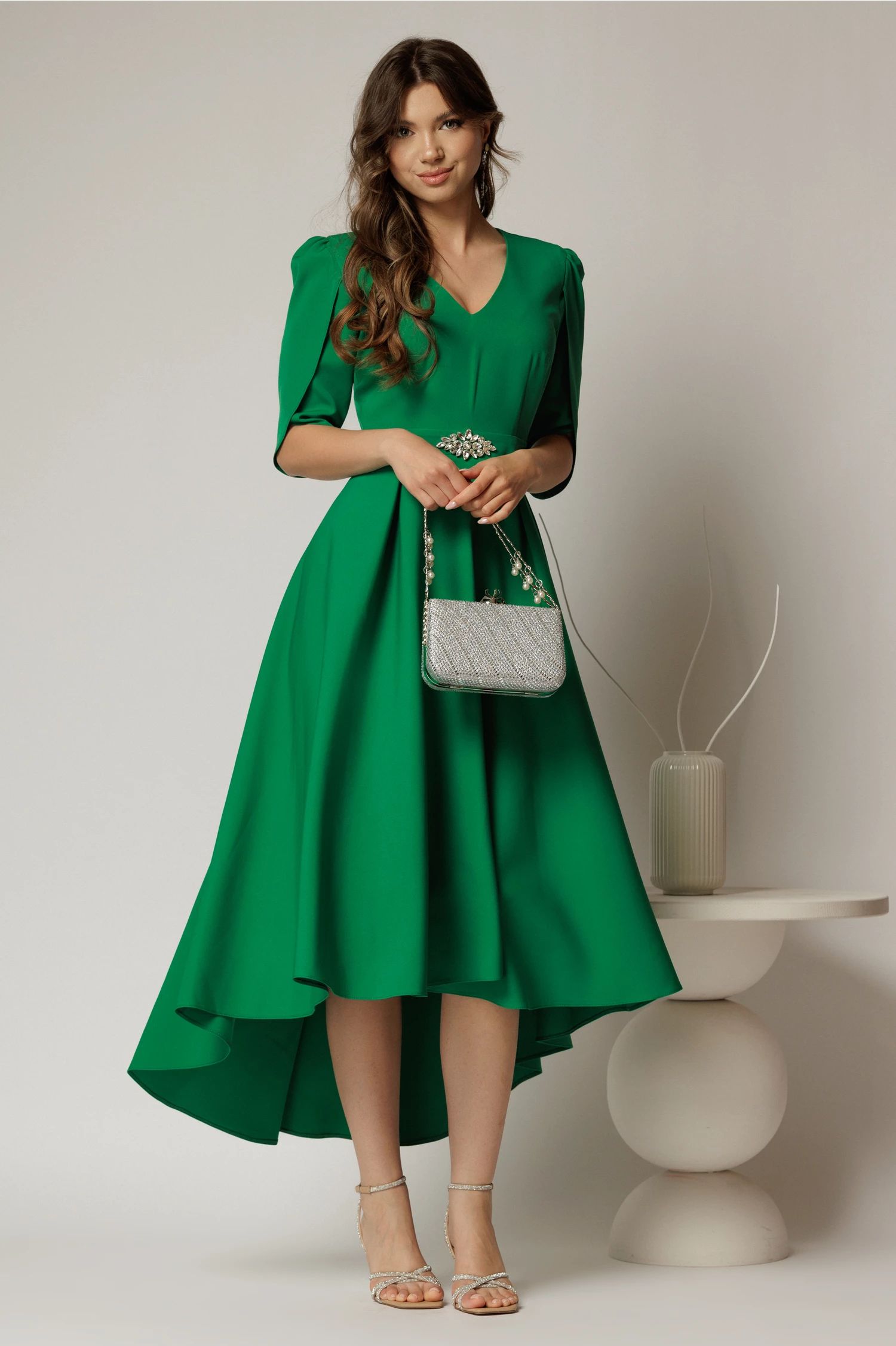Rochie DY Fashion verde asimetrica cu maneci lalea si aplicatie pe talie