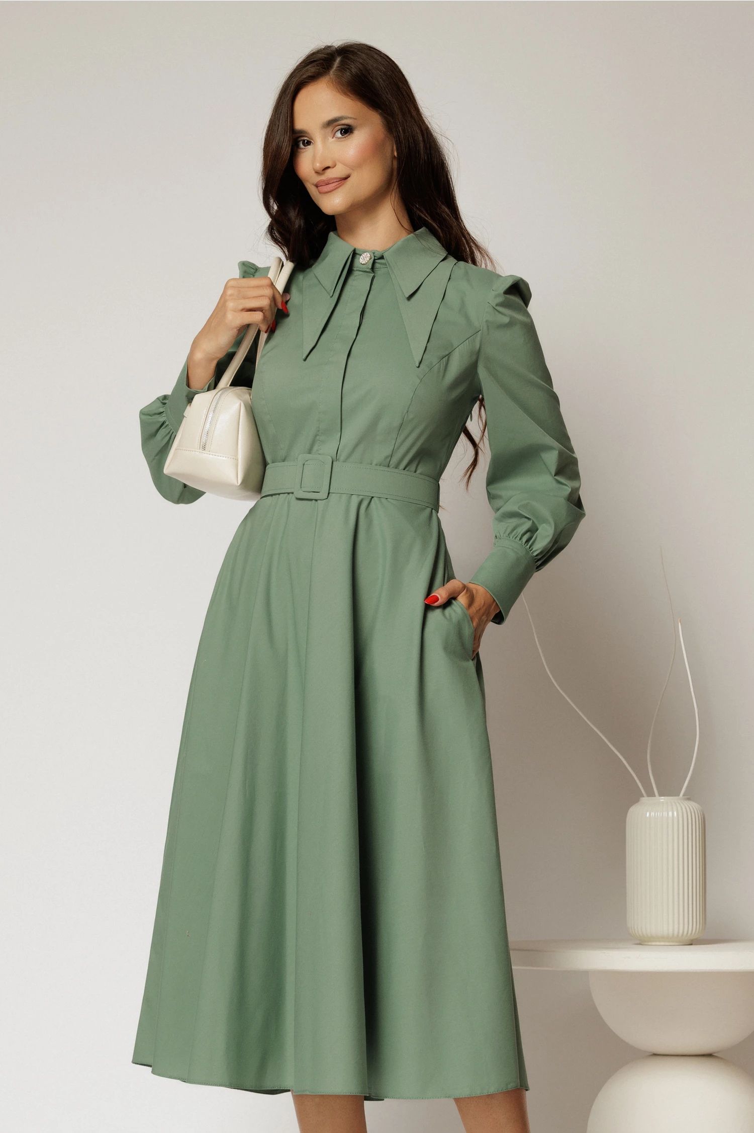 Rochie DY Fashion verde fistic din poplin cu guler dublu si curea in talie