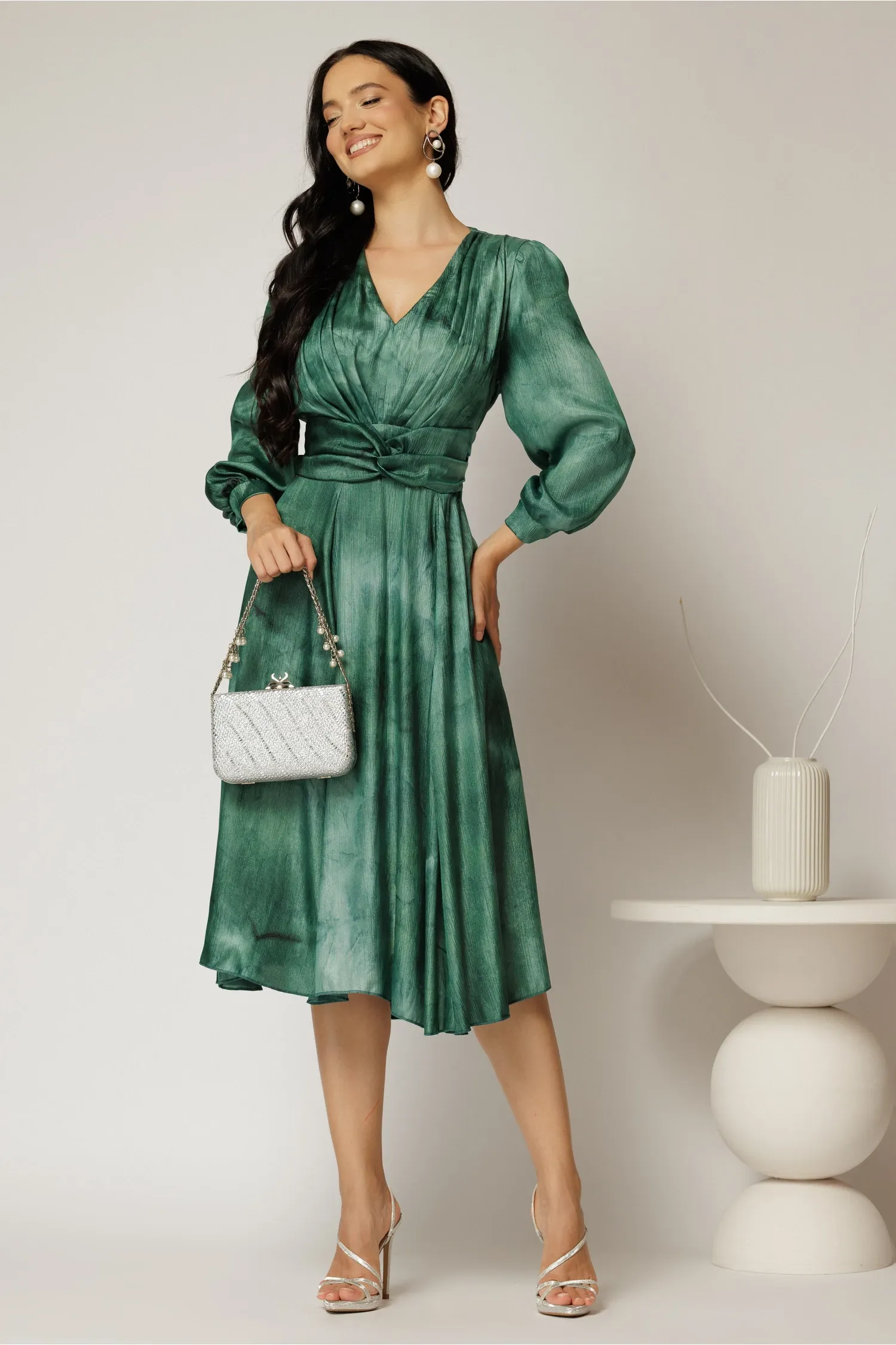 Rochie Gina midi verde din voal cu sidef in clos 3