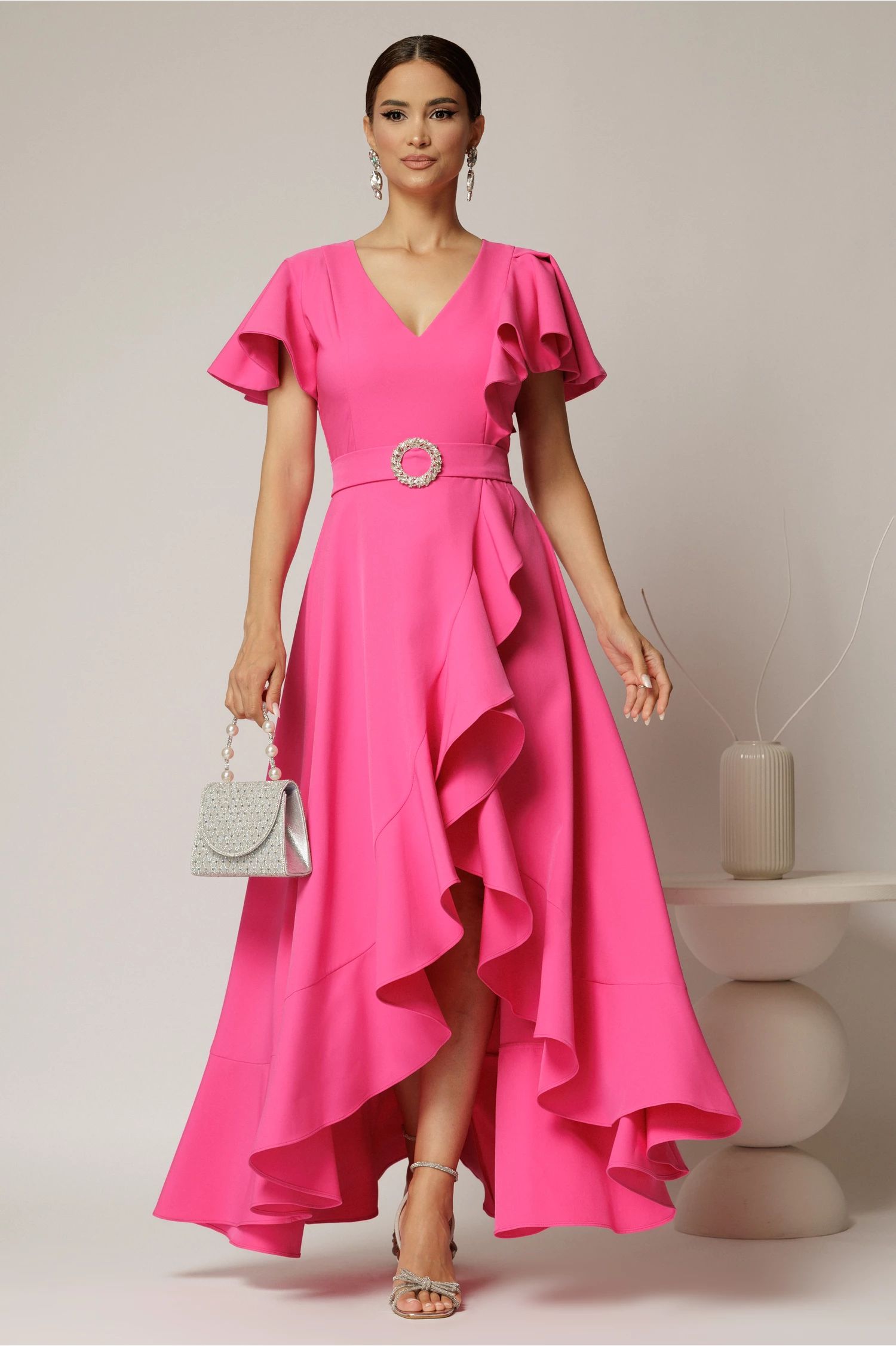 Rochie lunga de ocazie din stofa fucsia cu volane si cordon in talie