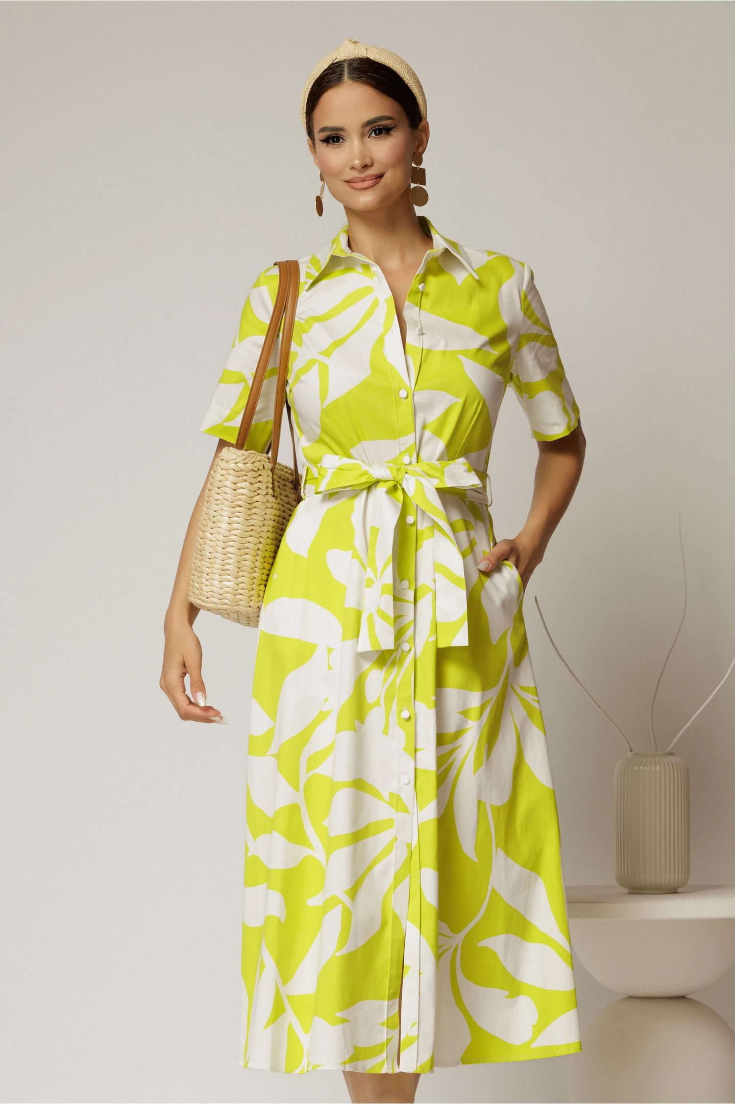 Rochie midi alba cu imprimeu verde neon tip camasa din poplin cu cordon in talie