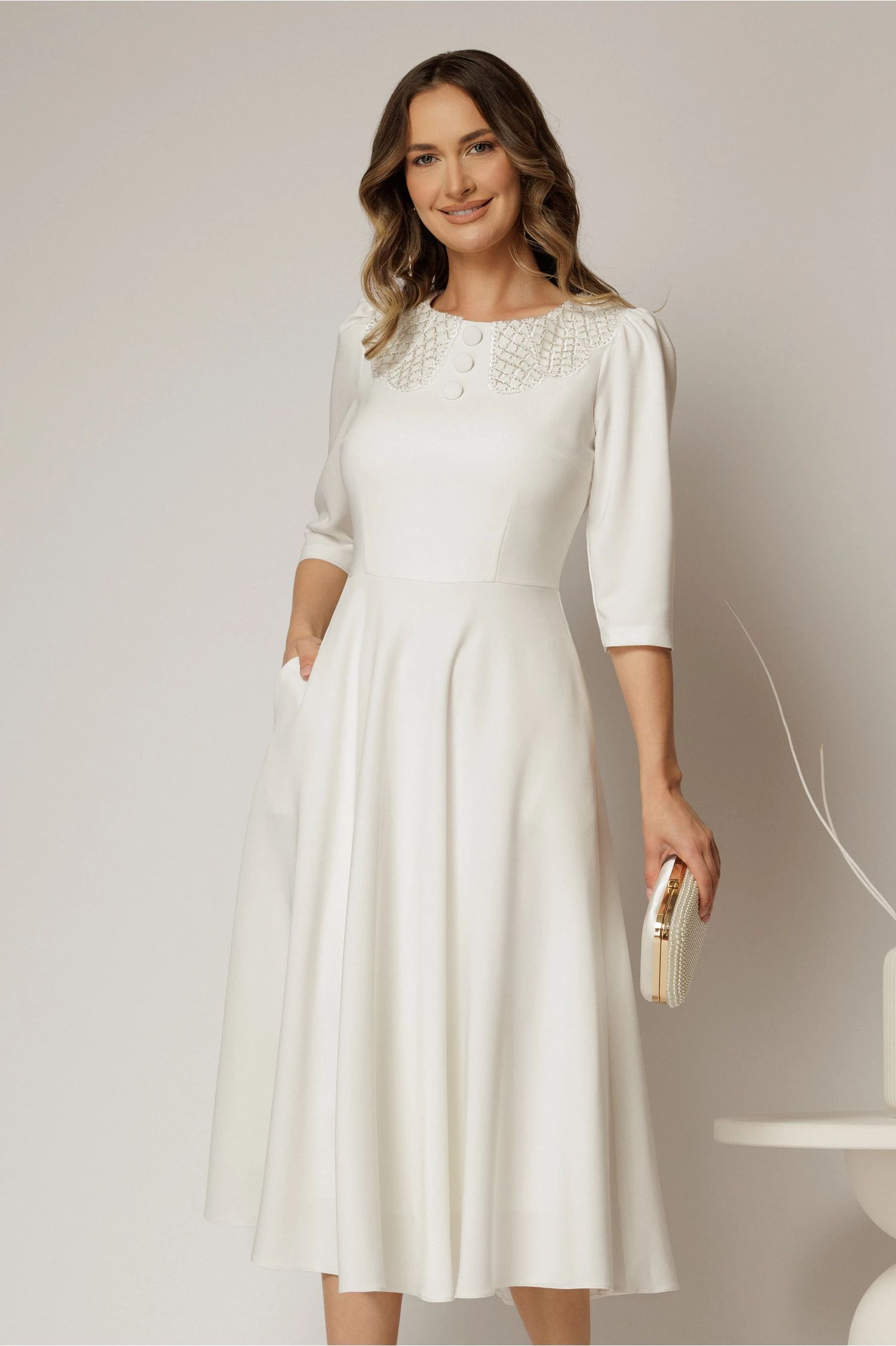 Rochie midi alba de ocazie cu nasturi pe bust si guler cu broderie si margele