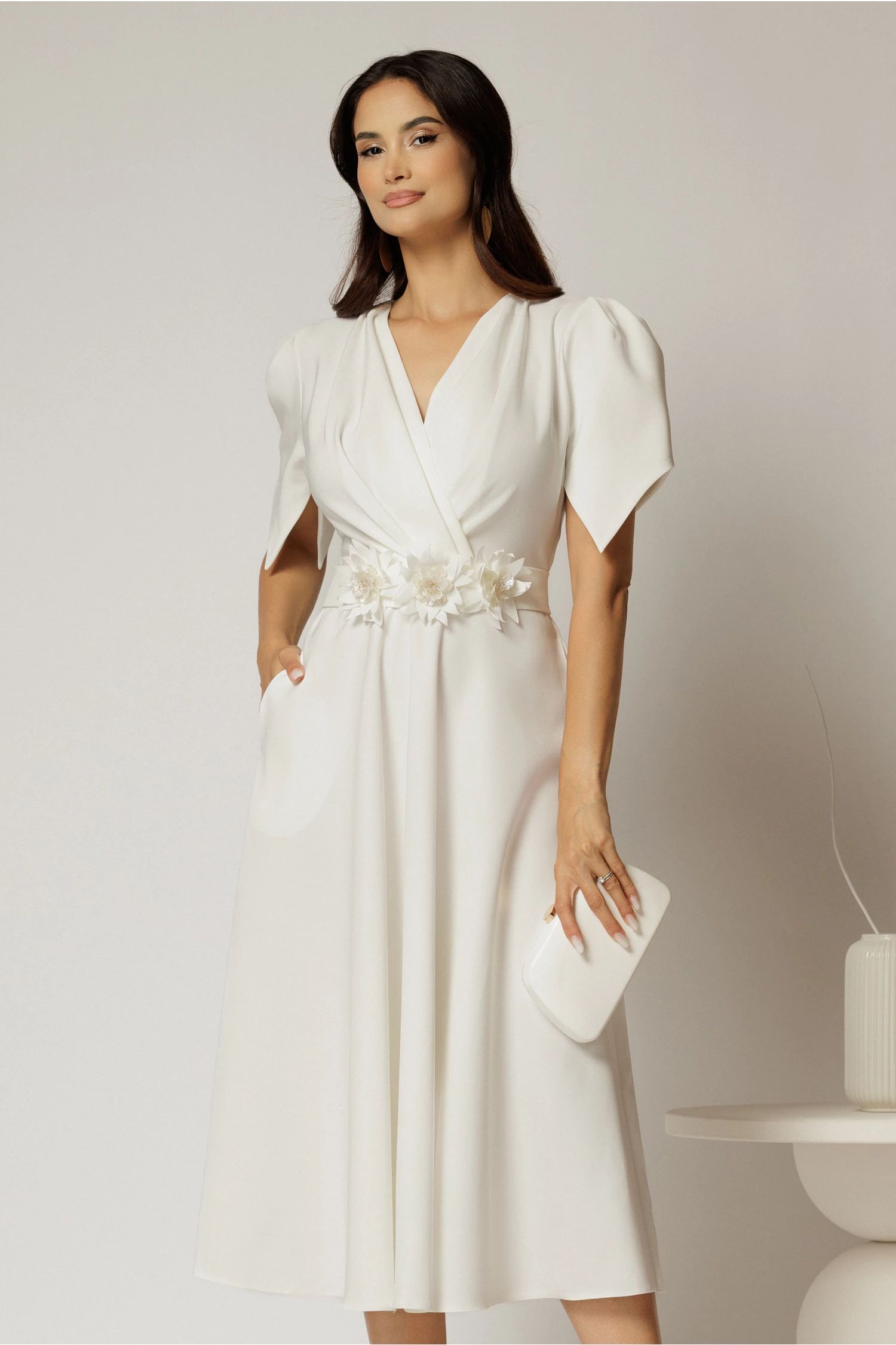 Rochie midi alba de ocazie cu pliuri pe bust si cordon detasabi cu flori