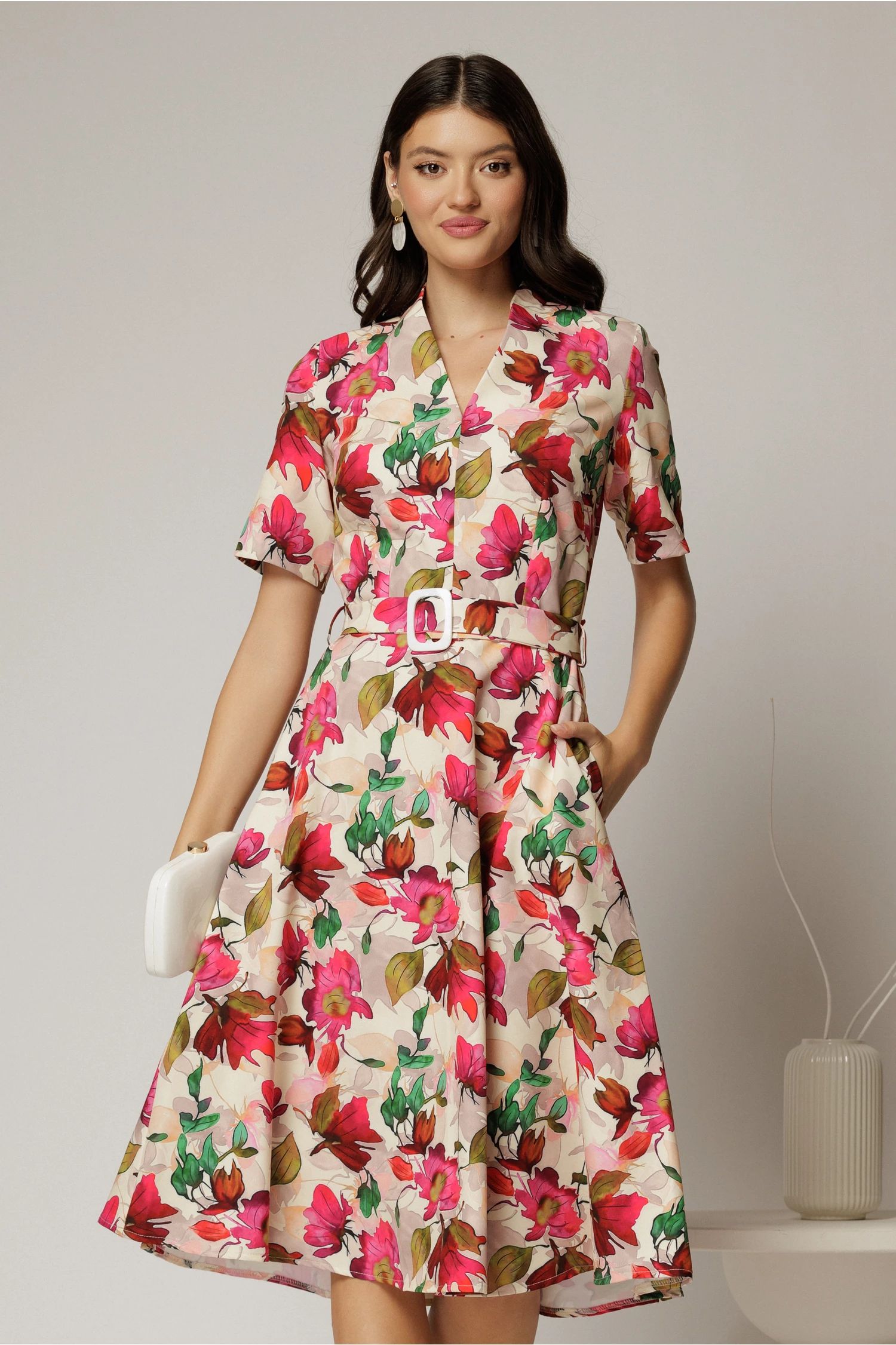 Rochie midi cu imprimeu floral in nuante de fucsia si bej