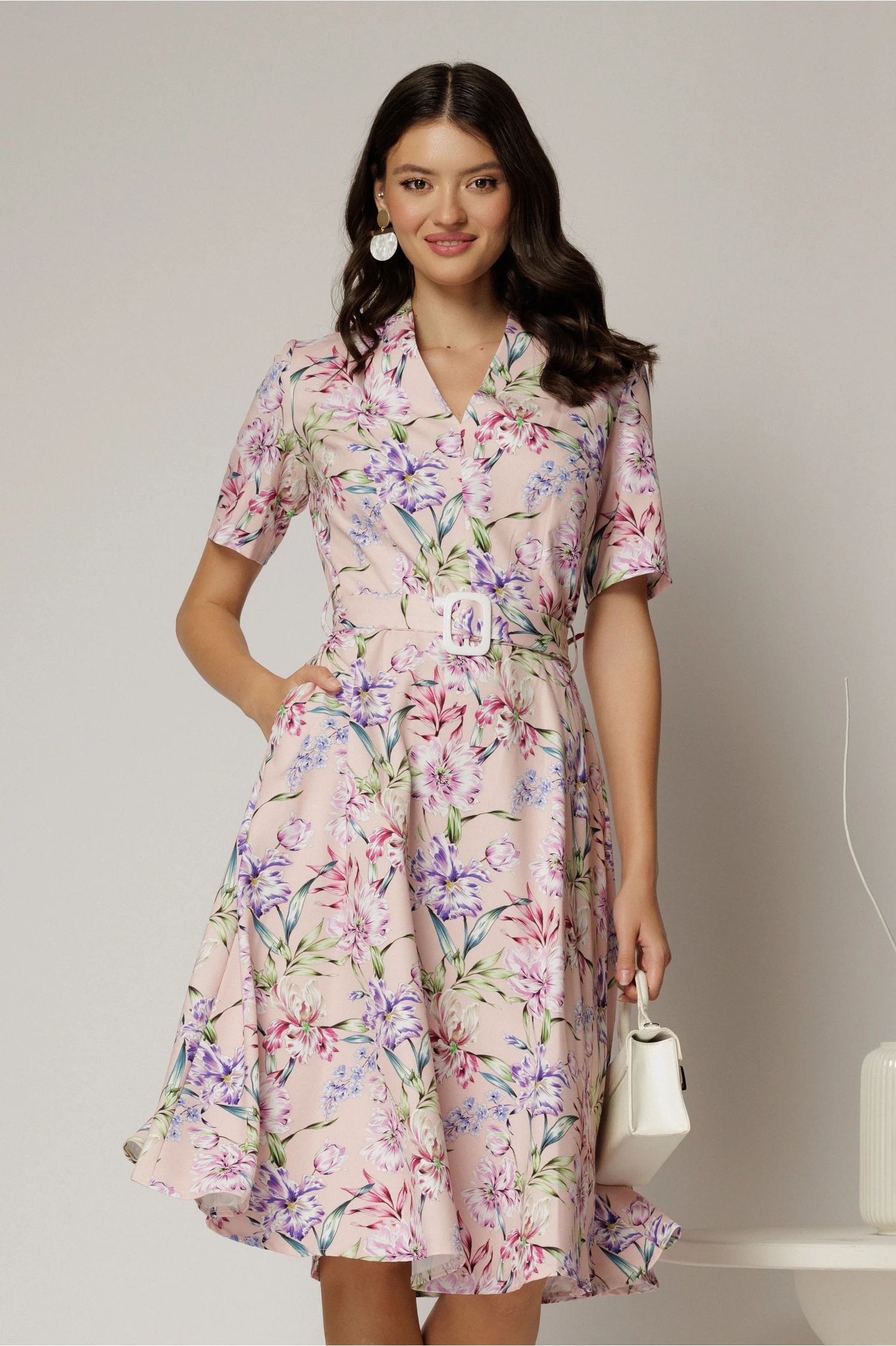 Rochie midi cu imprimeu floral in nuante de roz si lila