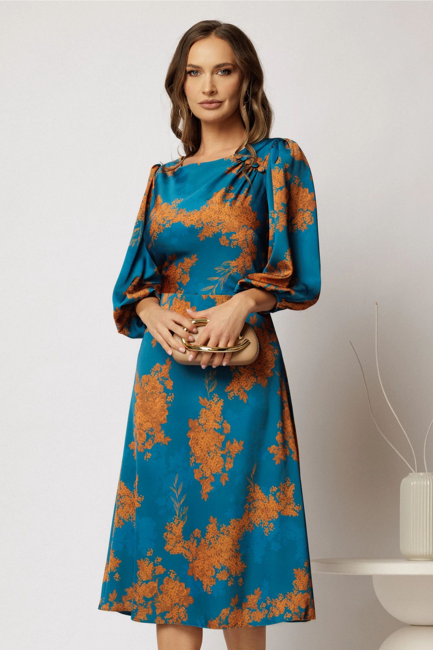 Rochie midi din satin turcoaz cu imprimeu caramiziu