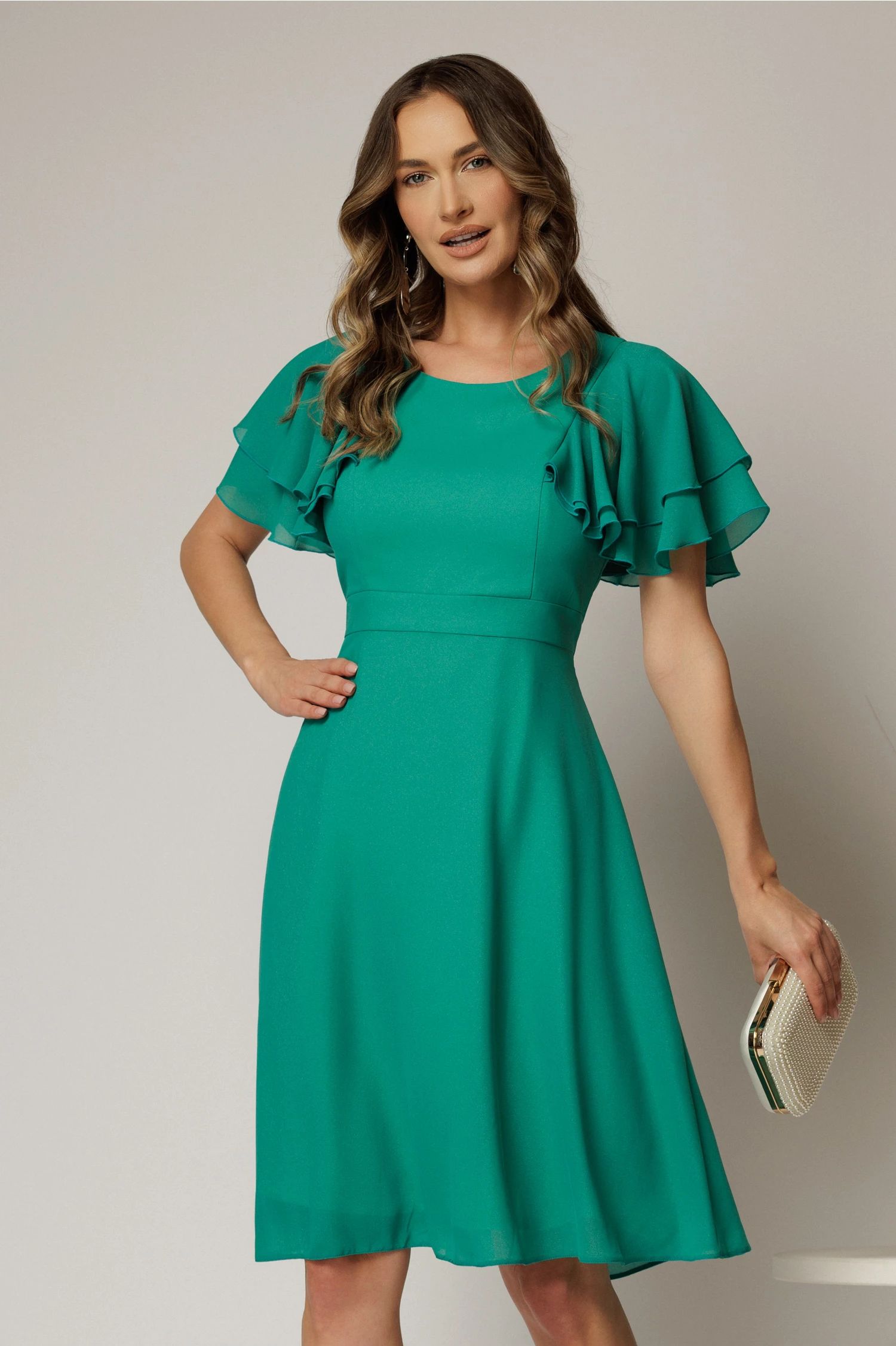 Rochie midi din voal verde si volanase la maneci