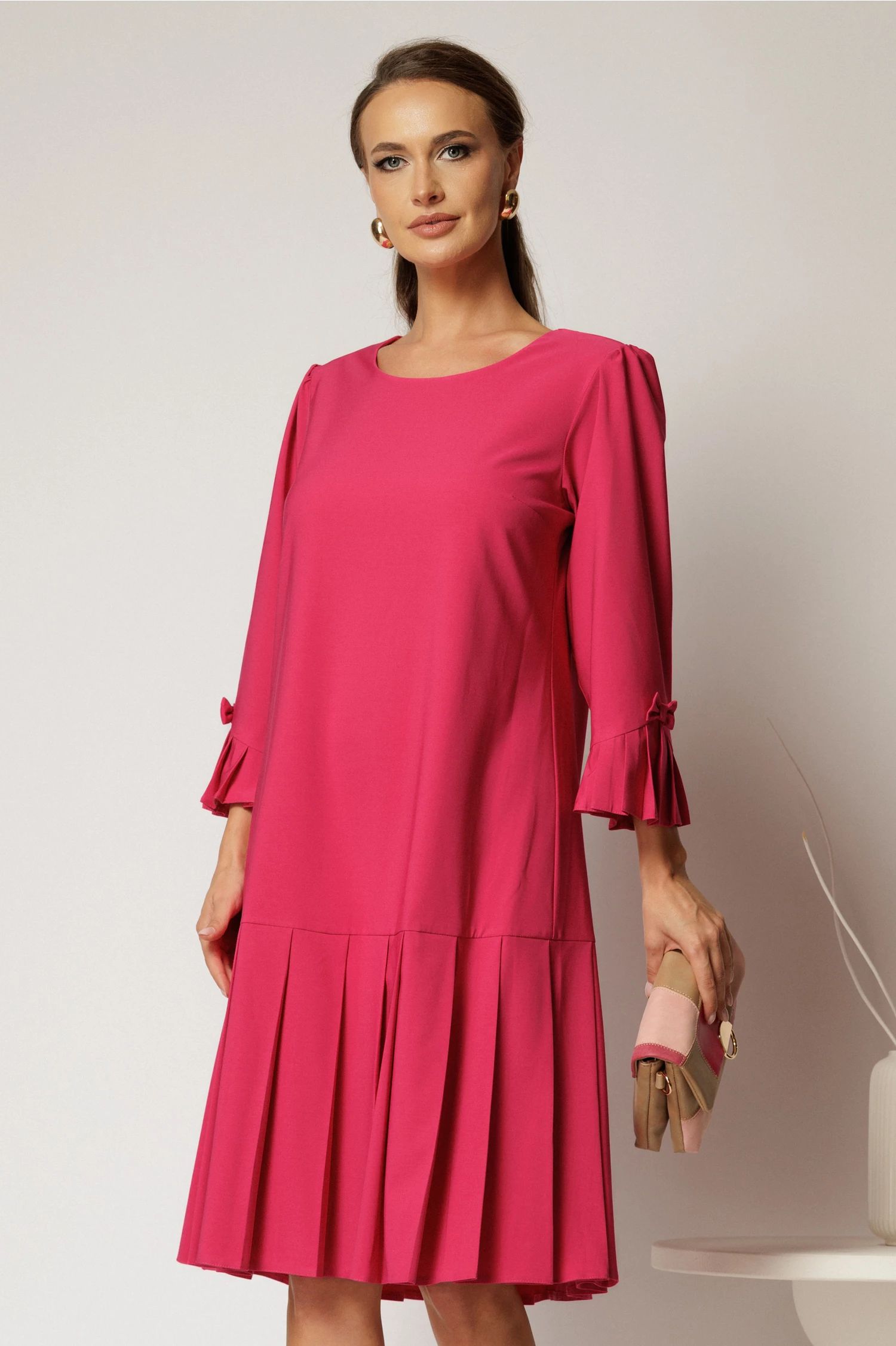 Rochie midi fucsia cu croi drept si pliuri la baza fustei