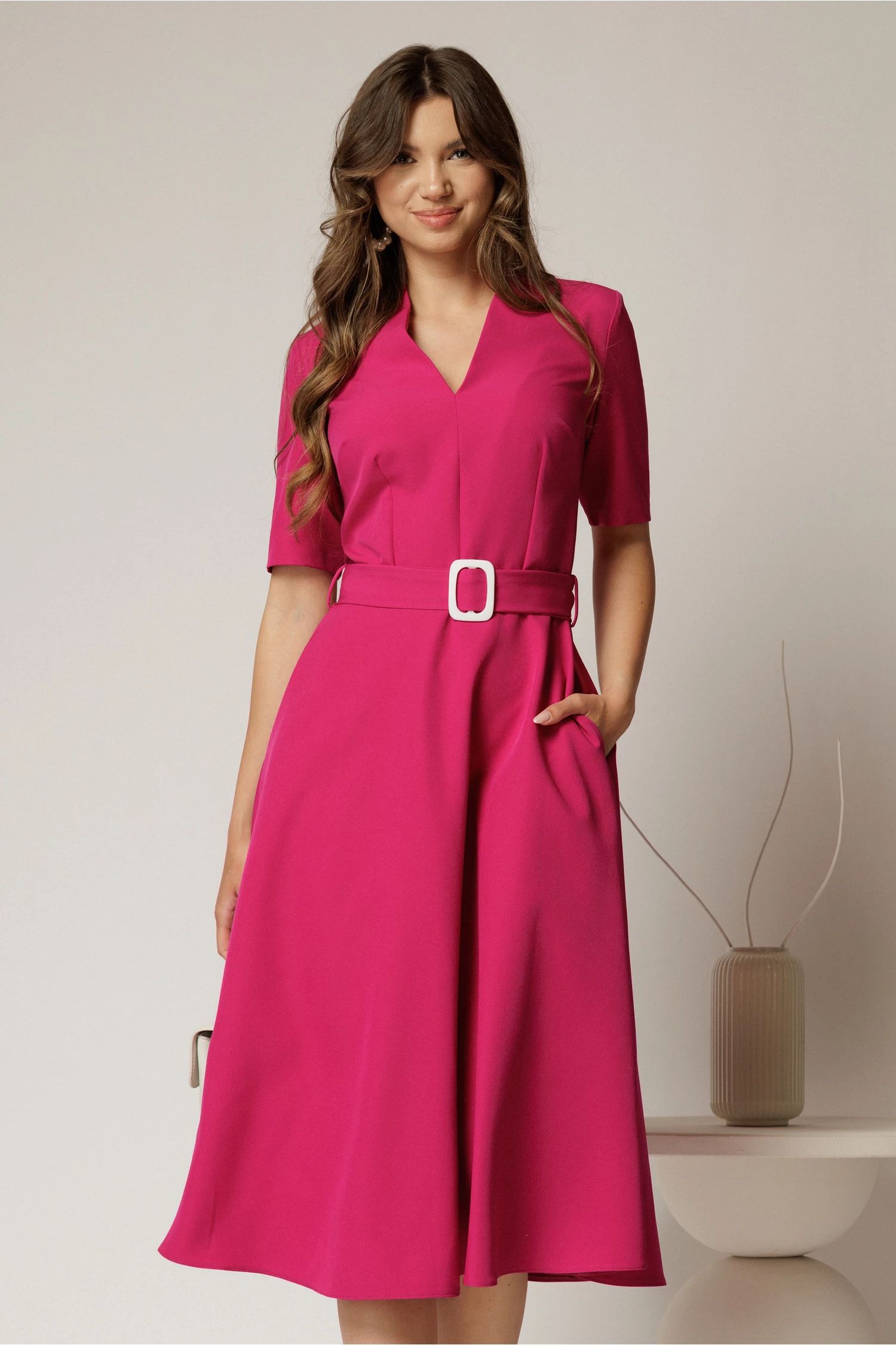 Rochie midi fucsia cu decolteu in V si cordon cu catarama in talie