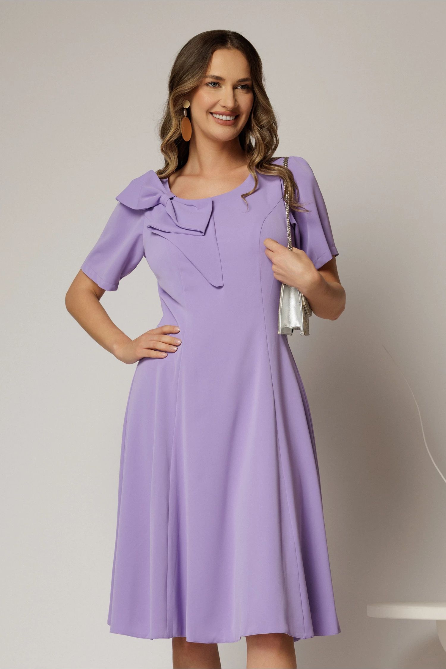 Rochie midi lila cu funda la umar si croi in clini