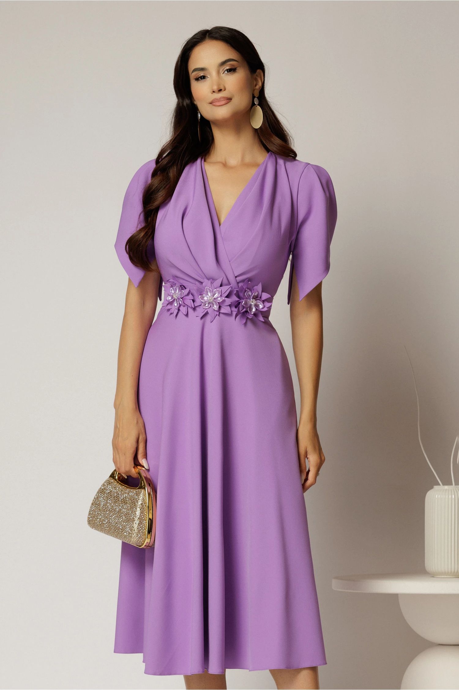 Rochie midi lila de ocazie cu pliuri pe bust si cordon detasabi cu flori