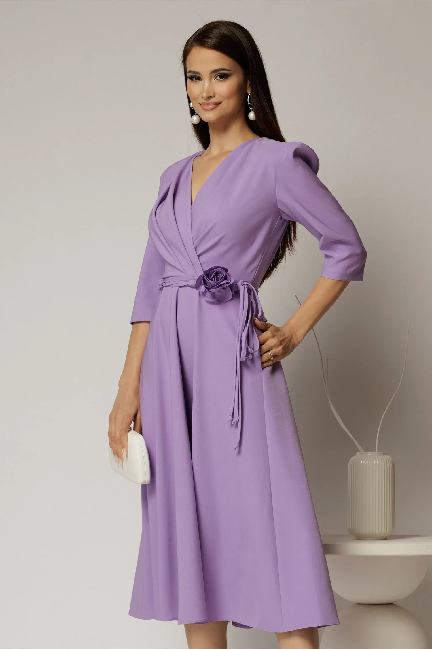 Rochie midi lila din stofa in clos cu floare in talie 1