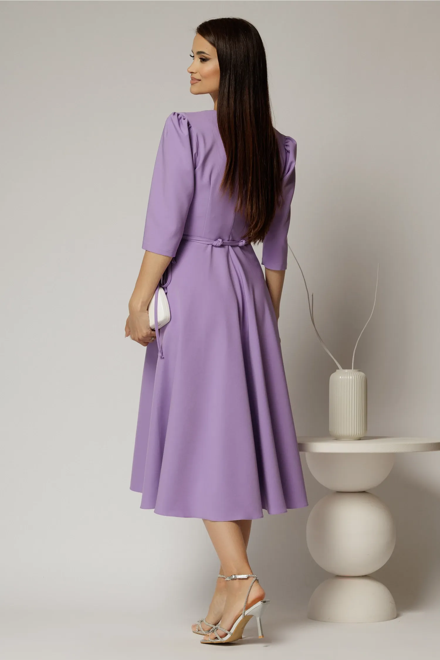 Rochie midi lila din stofa in clos cu floare in talie 2
