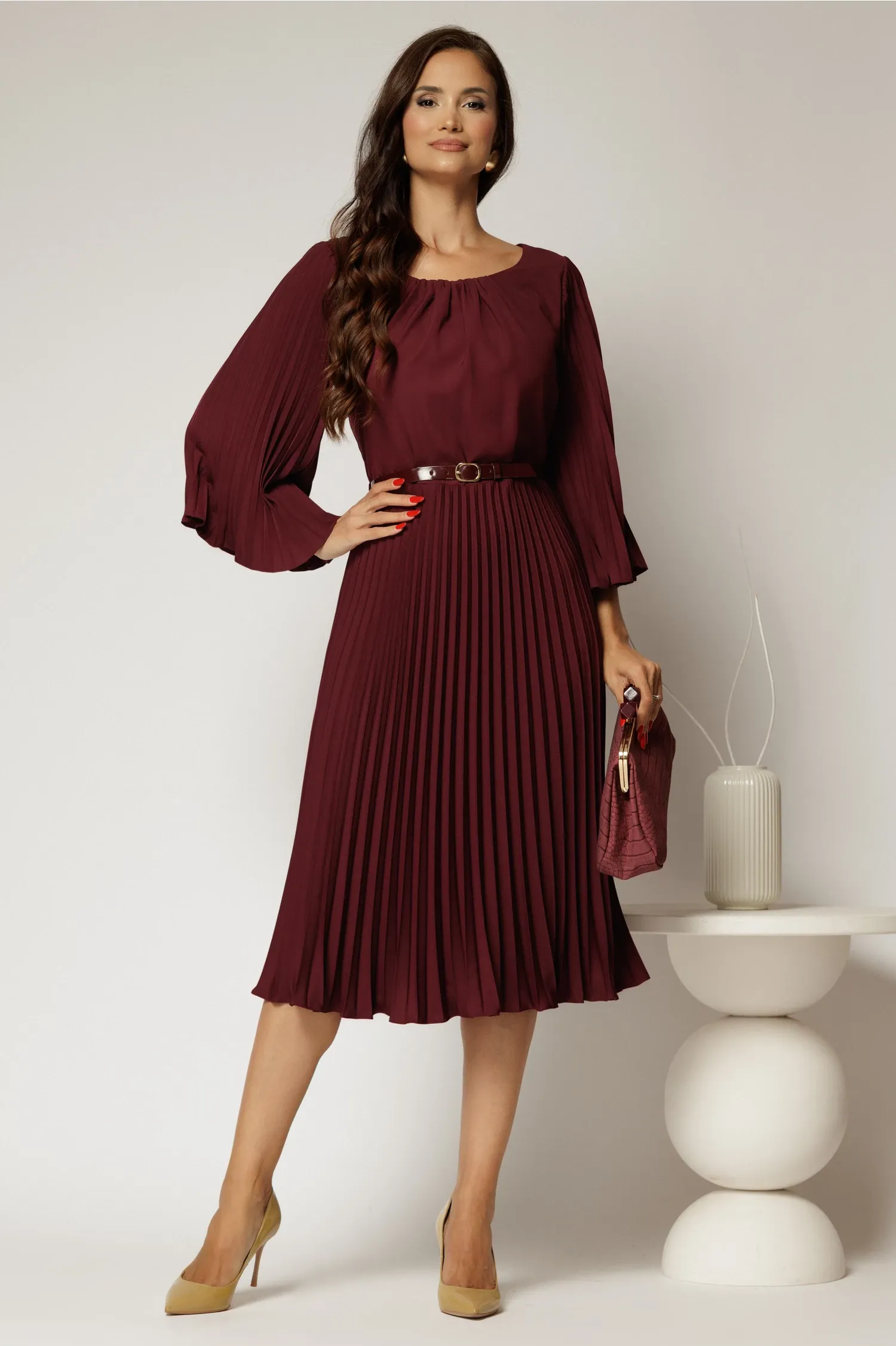 Rochie midi magenta plisata cu croi clos si decolteu rotund cu pliuri 3