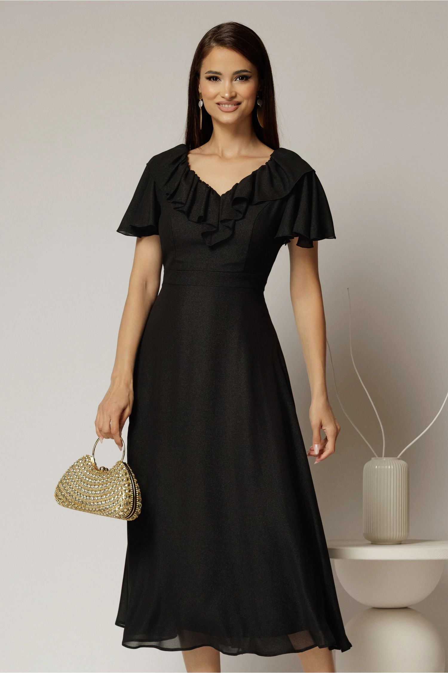 Rochie midi neagra cu sidef cu decolteu V si volanase la bust