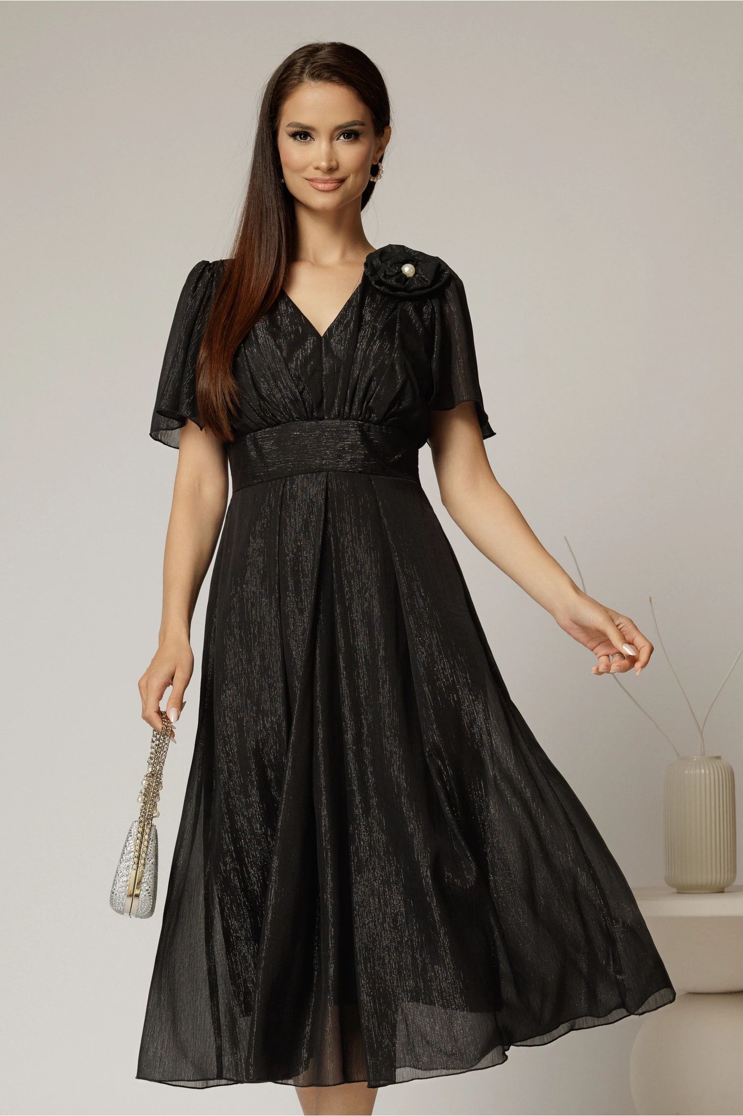 Rochie midi neagra din voal cu fir lurex si floare la umar