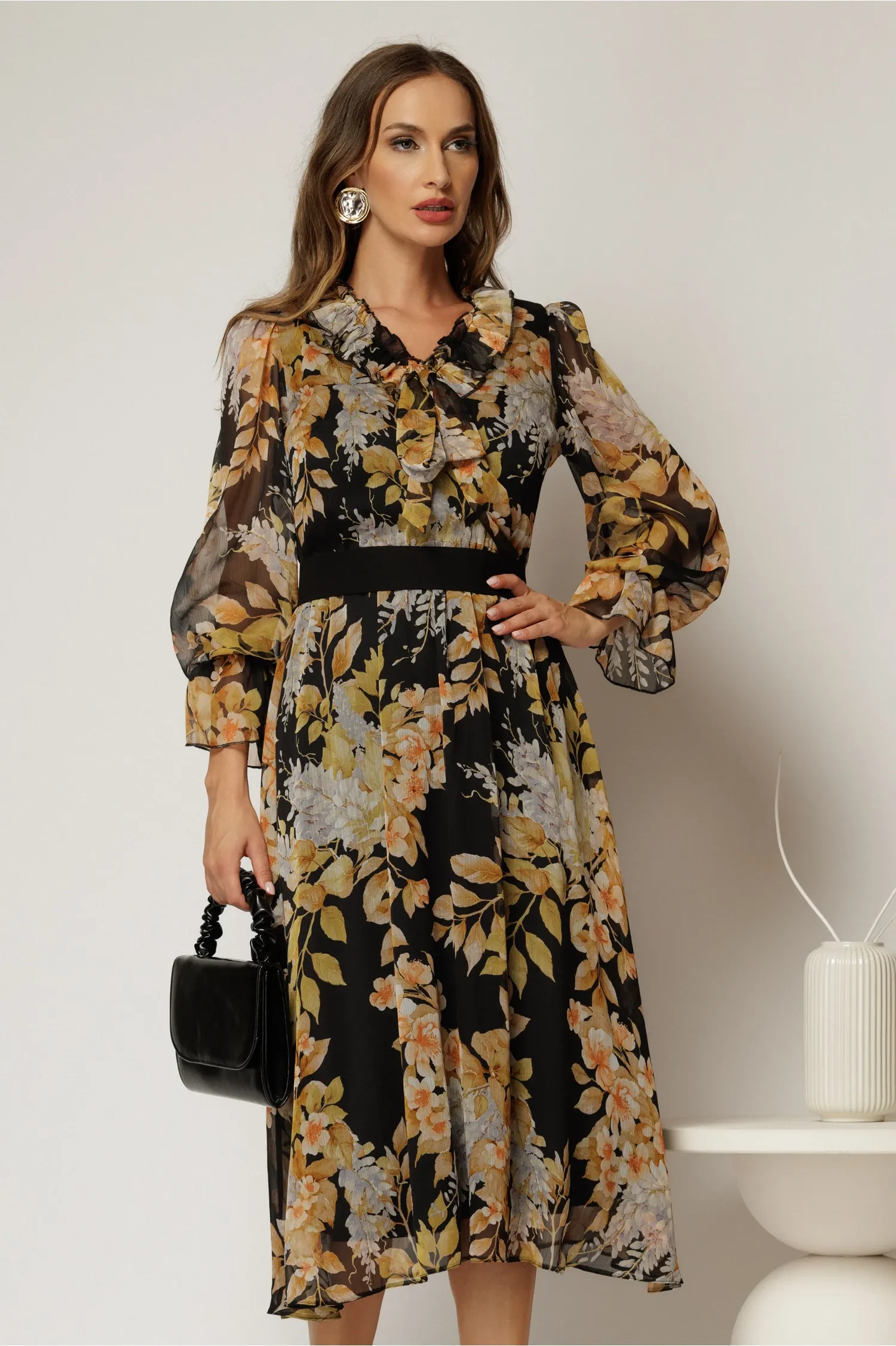 Rochie midi neagra din voal cu imprimeuri bej si funda la decolteu 1