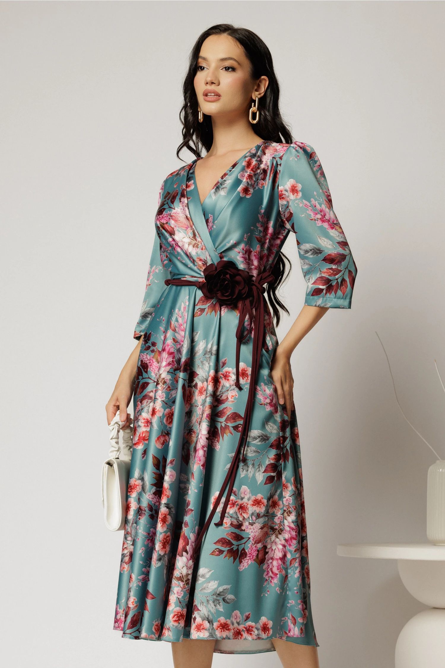 Rochie midi turcoaz cu imprimeu floral si cordon in contrast