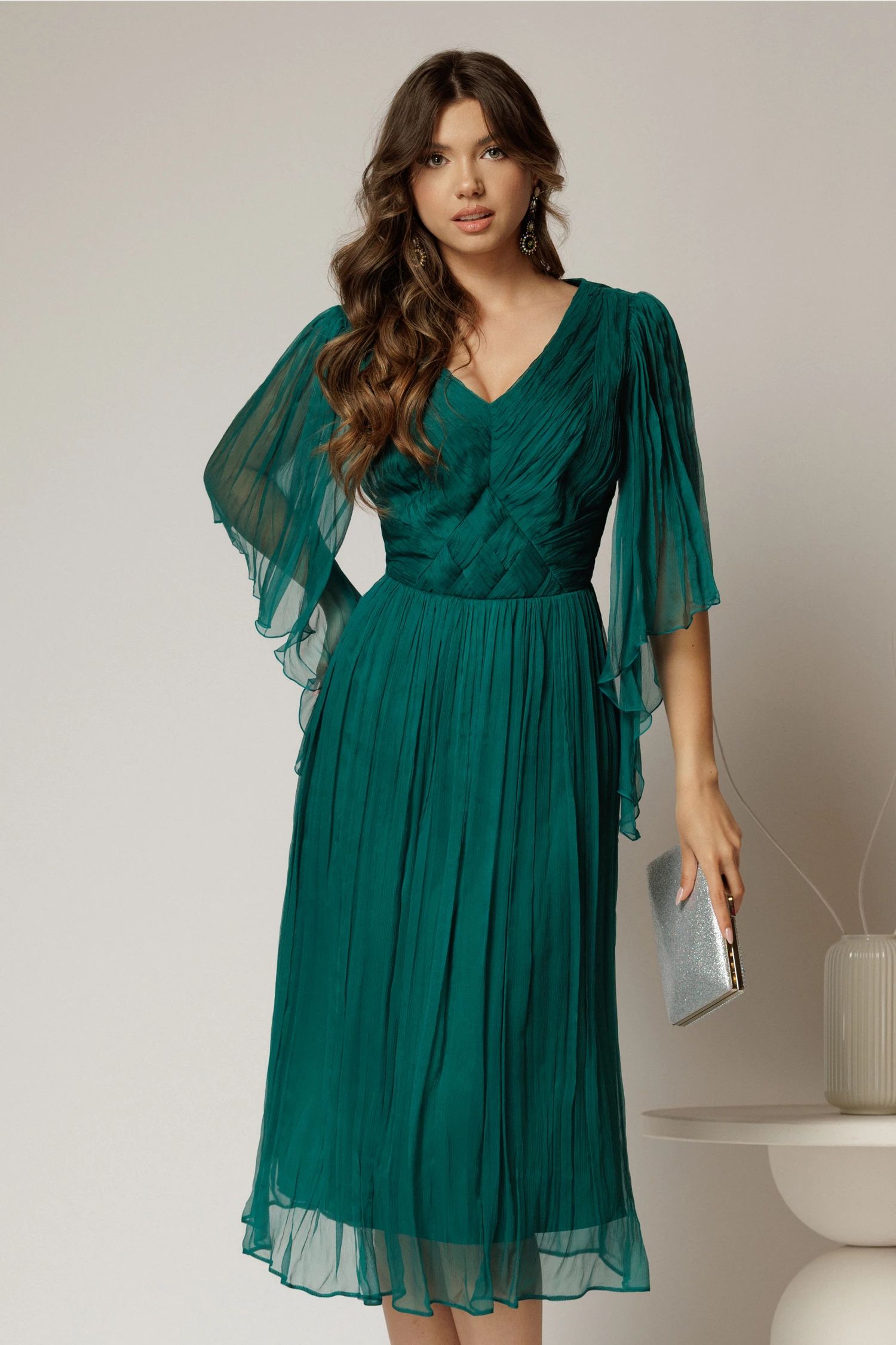 Rochie midi verde din matase clos si decolteu V
