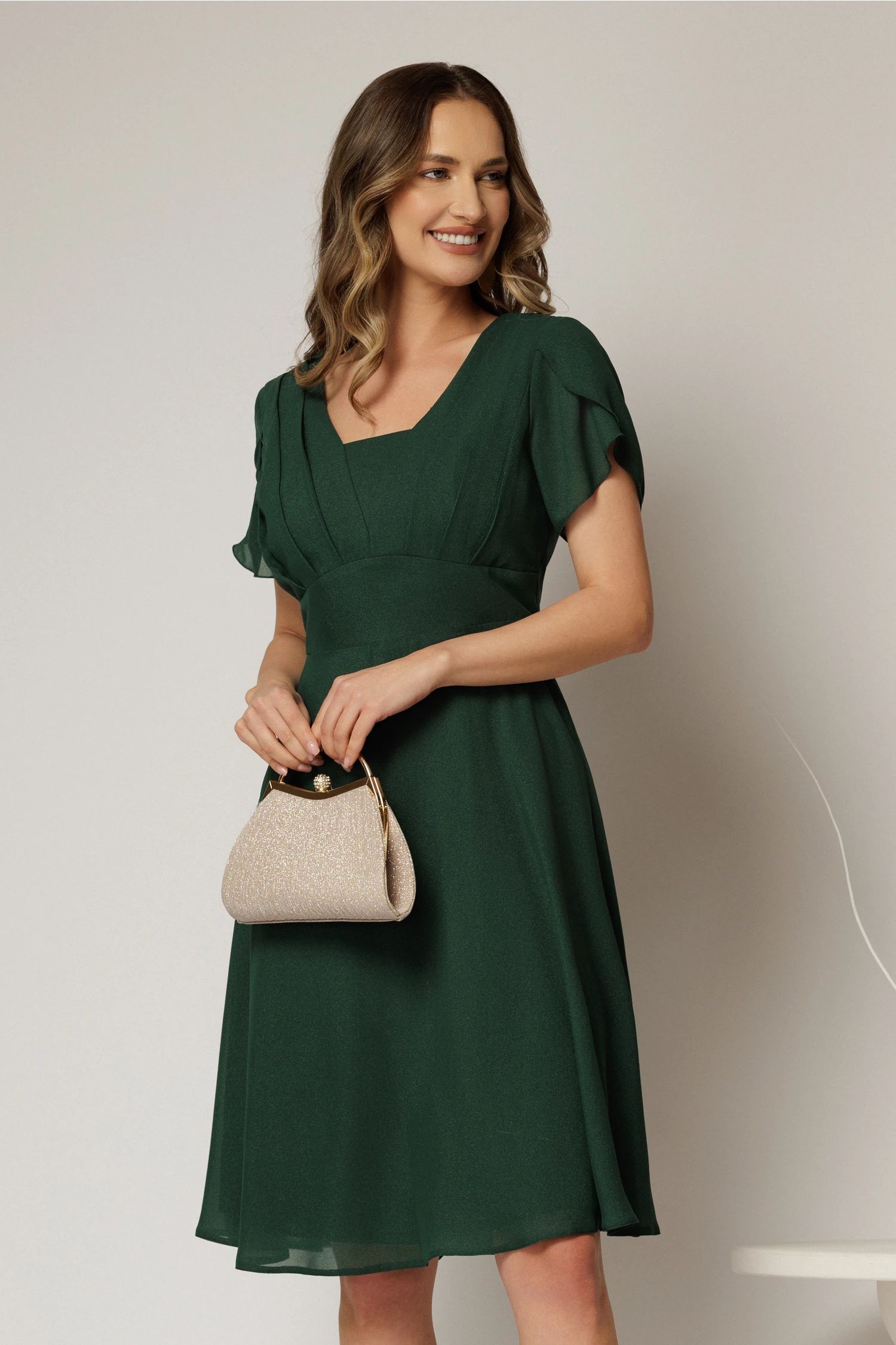 Rochie midi verde din voal cu sidef si maneci scurte petrecute