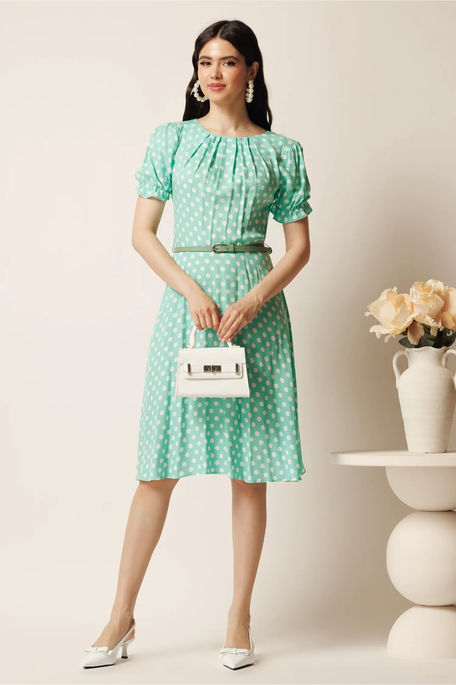 Rochie midi verde mint din viscoza in clos cu buline si curea in talie 3
