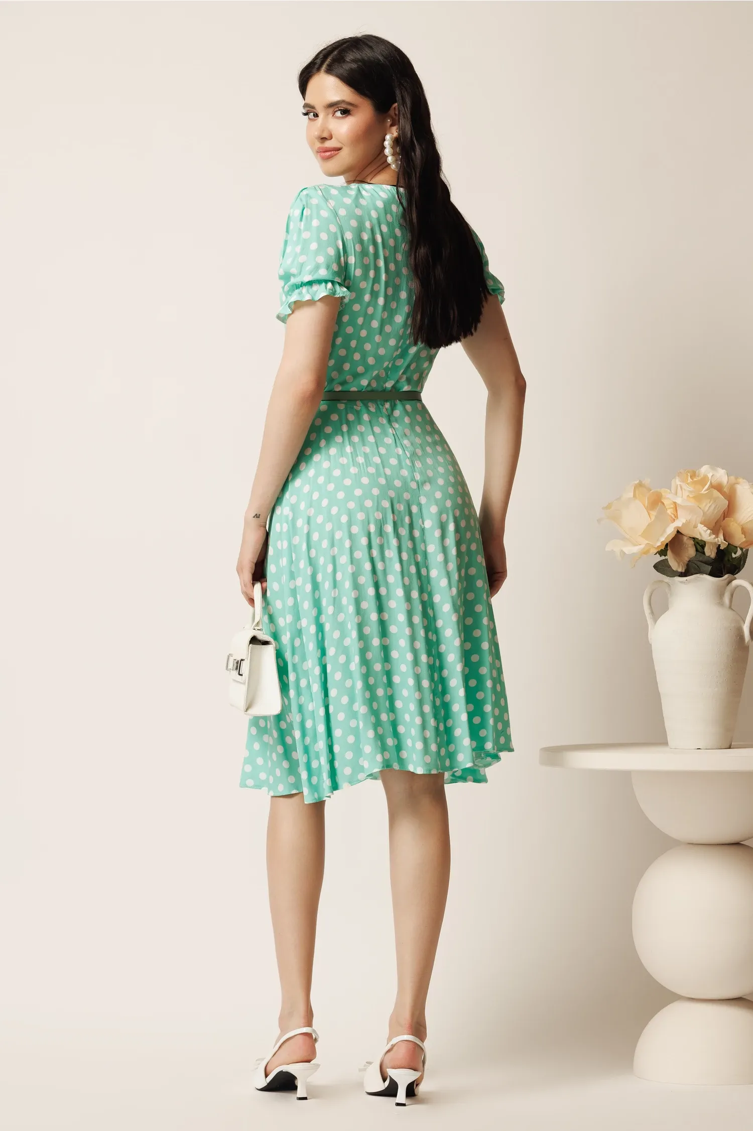 Rochie midi verde mint din viscoza in clos cu buline si curea in talie 2