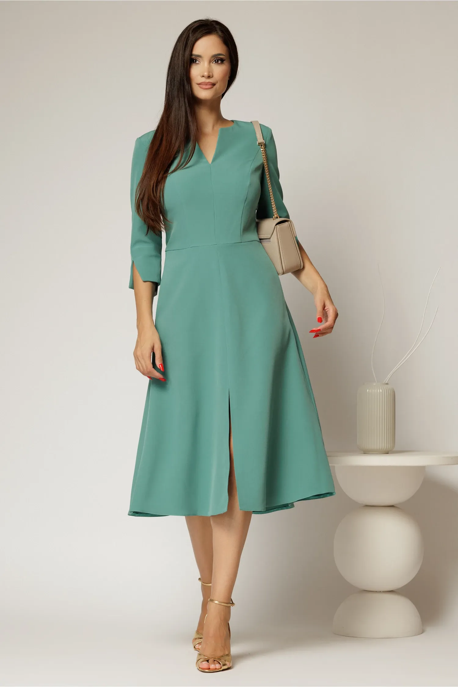 Rochie midi verde turcoaz de zi cu decolteu V si croi clos 3