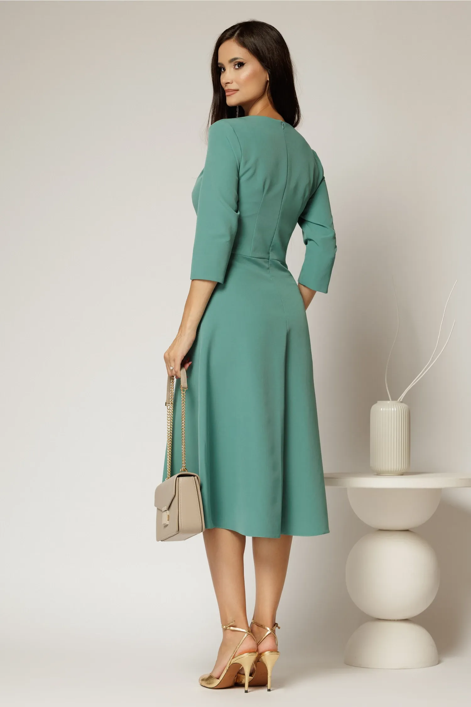 Rochie midi verde turcoaz de zi cu decolteu V si croi clos 2