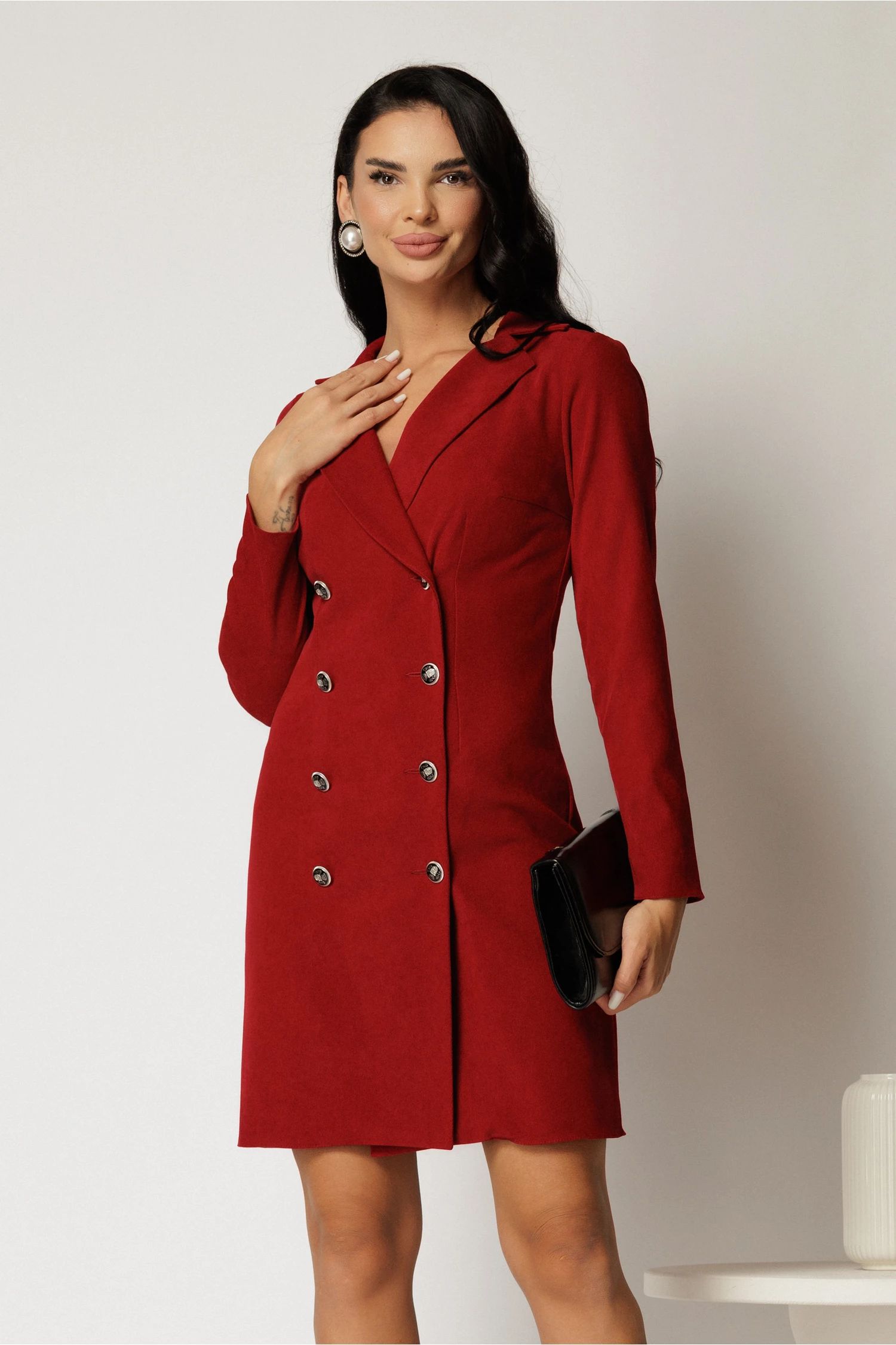 Rochie rosie scurta tip sacou din catifea reiata