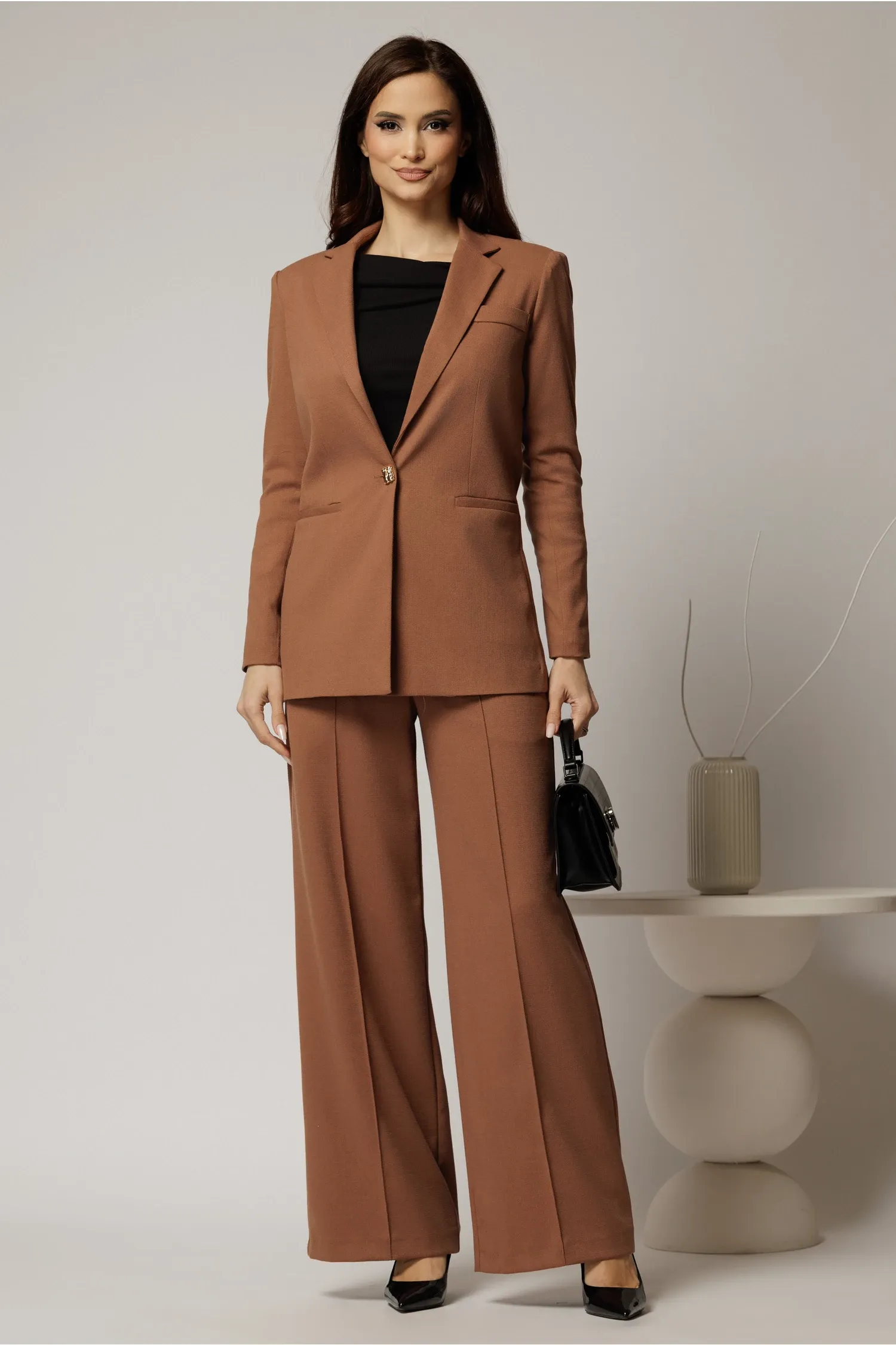 Sacou DY Fashion maro oversize cu detalii la spate 3