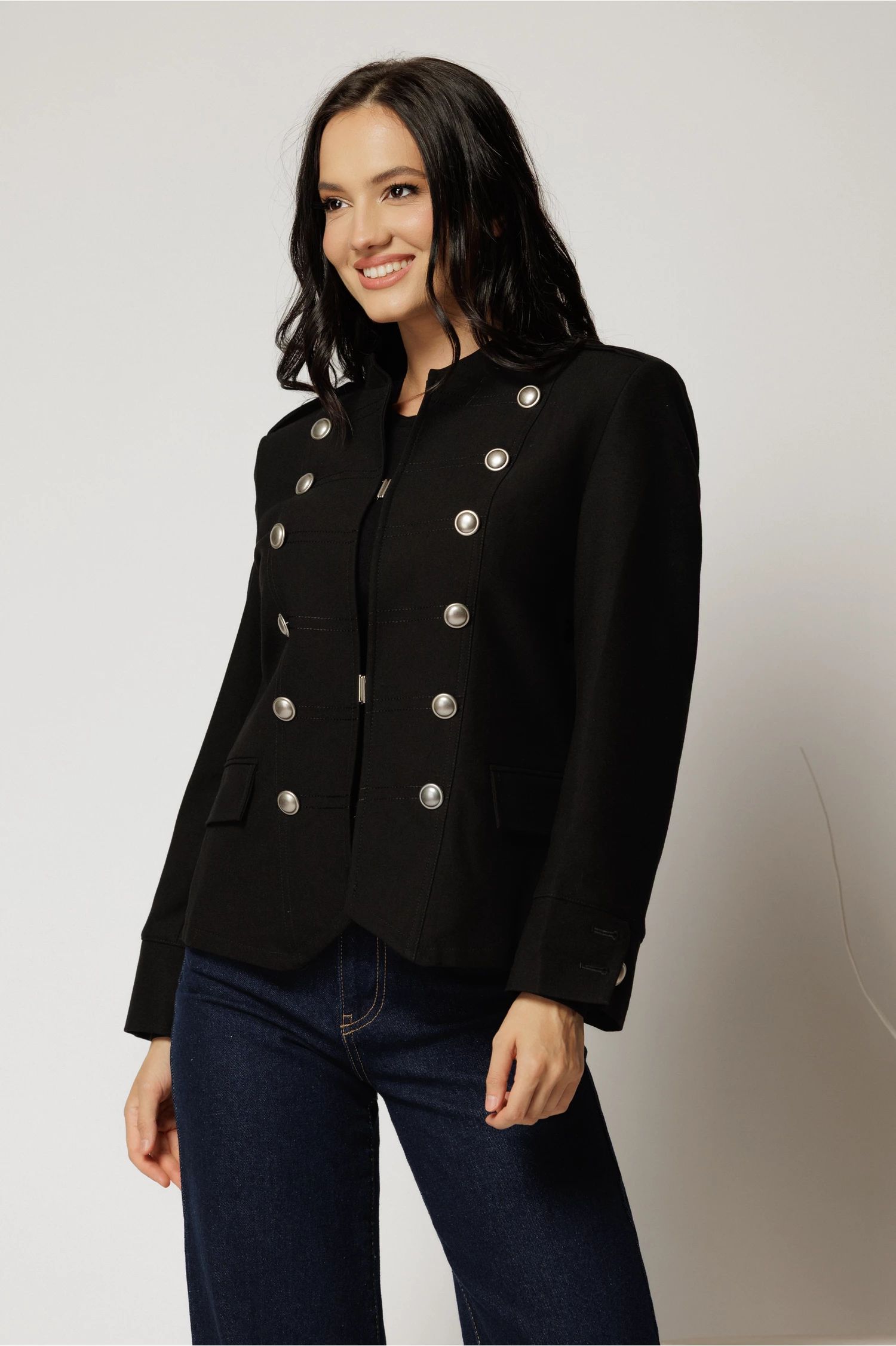 Sacou negru casual cu croi cambrat