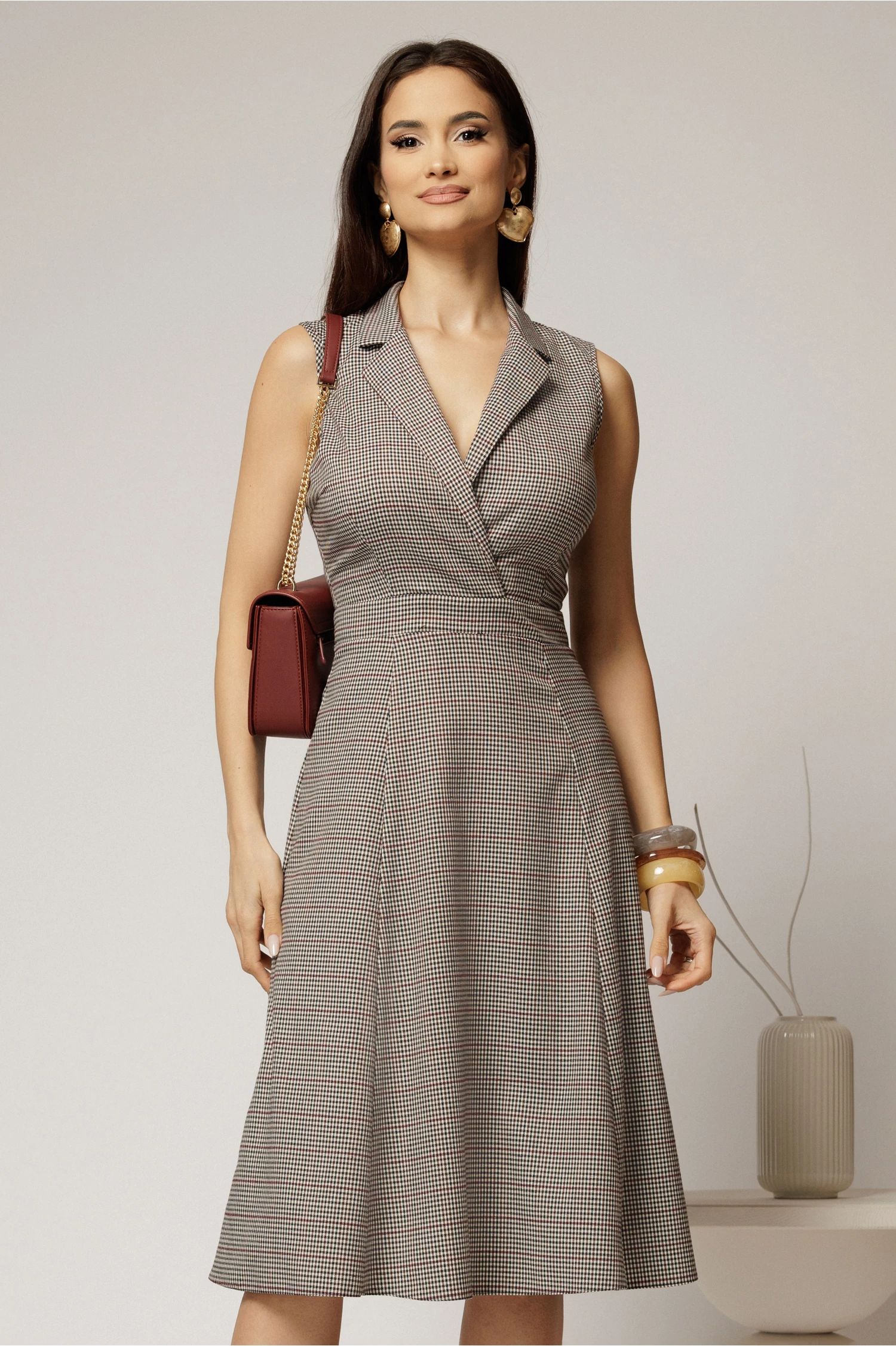 Sarafan DY Fashion din carou bordo cu decolteu petrecut