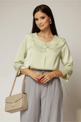 Bluza verde fistic cu nasturi decorativi si guler rotund incretit