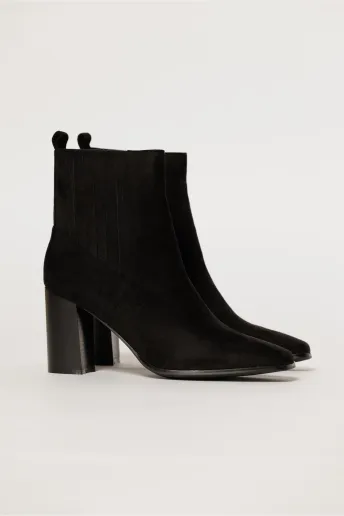 Botine negre din piele ecologica cu design modern si toc patrat