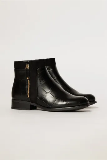 Botine negre elegante cu toc jos si textura piele de crocodil