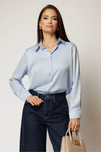 Camasa bleu din satin cu croi larg si inchidere cu nasturi