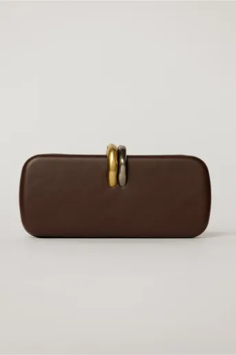 Clutch elegant maro inchis cu inchidere metalica dubla