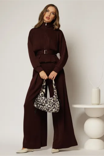 Compleu bordo cu jacheta si pantaloni evazati cu pliuri
